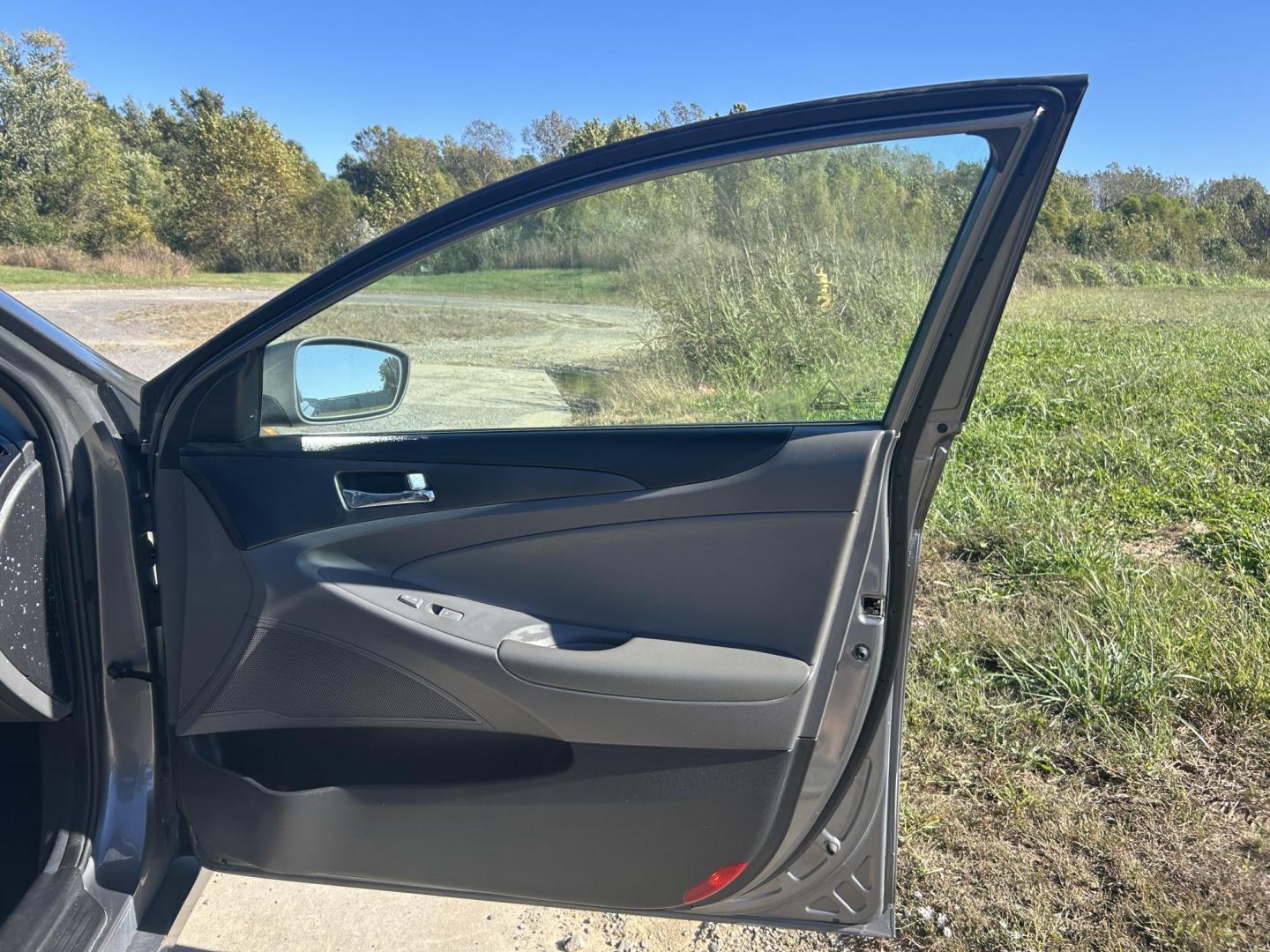 2013 GRAY /Gray Hyundai Sonata GLS (5NPEB4AC2DH) with an 2.4L L4 DOHC 16V engine, Automatic transmission, located at 506 S. Kingshighway, Cape Girardeau, MO, 63703, (573) 235-5000, 37.294991, -89.553635 - 2013 Hyundai Sonata GLS 126xxx miles Front Wheel Drive 2.4L 4 Cyl. Automatic Cruise Bluetooth Power Windows/Locks/Mirrors We have financing available and we accept trades! Fill out a credit application on our website or come by today! If you have any questions, give us a call at (573) 235-5 - Photo#13