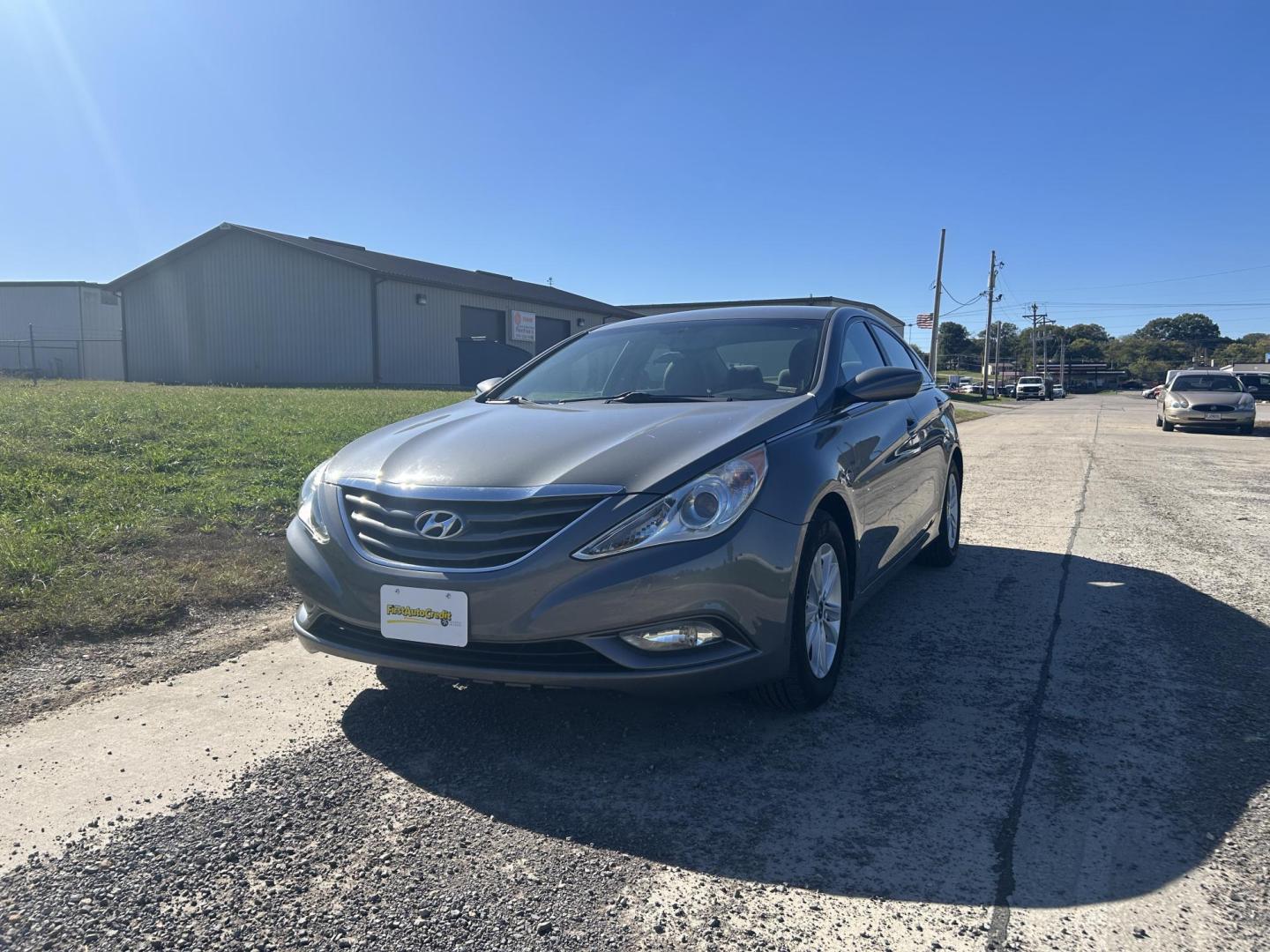 2013 GRAY /Gray Hyundai Sonata GLS (5NPEB4AC2DH) with an 2.4L L4 DOHC 16V engine, Automatic transmission, located at 506 S. Kingshighway, Cape Girardeau, MO, 63703, (573) 235-5000, 37.294991, -89.553635 - 2013 Hyundai Sonata GLS 126xxx miles Front Wheel Drive 2.4L 4 Cyl. Automatic Cruise Bluetooth Power Windows/Locks/Mirrors We have financing available and we accept trades! Fill out a credit application on our website or come by today! If you have any questions, give us a call at (573) 235-5 - Photo#5