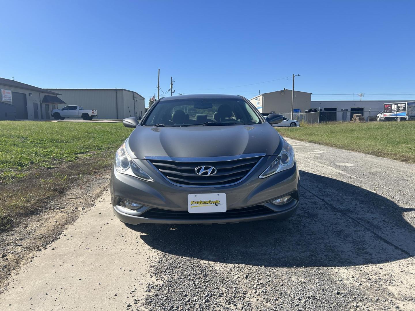 2013 GRAY /Gray Hyundai Sonata GLS (5NPEB4AC2DH) with an 2.4L L4 DOHC 16V engine, Automatic transmission, located at 506 S. Kingshighway, Cape Girardeau, MO, 63703, (573) 235-5000, 37.294991, -89.553635 - 2013 Hyundai Sonata GLS 126xxx miles Front Wheel Drive 2.4L 4 Cyl. Automatic Cruise Bluetooth Power Windows/Locks/Mirrors We have financing available and we accept trades! Fill out a credit application on our website or come by today! If you have any questions, give us a call at (573) 235-5 - Photo#4