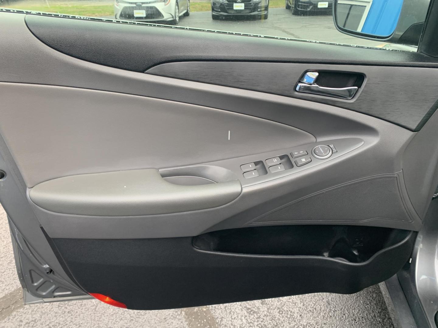 2013 GRAY /Gray Hyundai Sonata GLS (5NPEB4AC2DH) with an 2.4L L4 DOHC 16V engine, Automatic transmission, located at 506 S. Kingshighway, Cape Girardeau, MO, 63703, (573) 235-5000, 37.294991, -89.553635 - 2013 Hyundai Sonata GLS 126xxx miles Front Wheel Drive 2.4L 4 Cyl. Automatic Cruise Bluetooth Power Windows/Locks/Mirrors We have financing available and we accept trades! Fill out a credit application on our website or come by today! If you have any questions, give us a call at (573) 235-5 - Photo#15