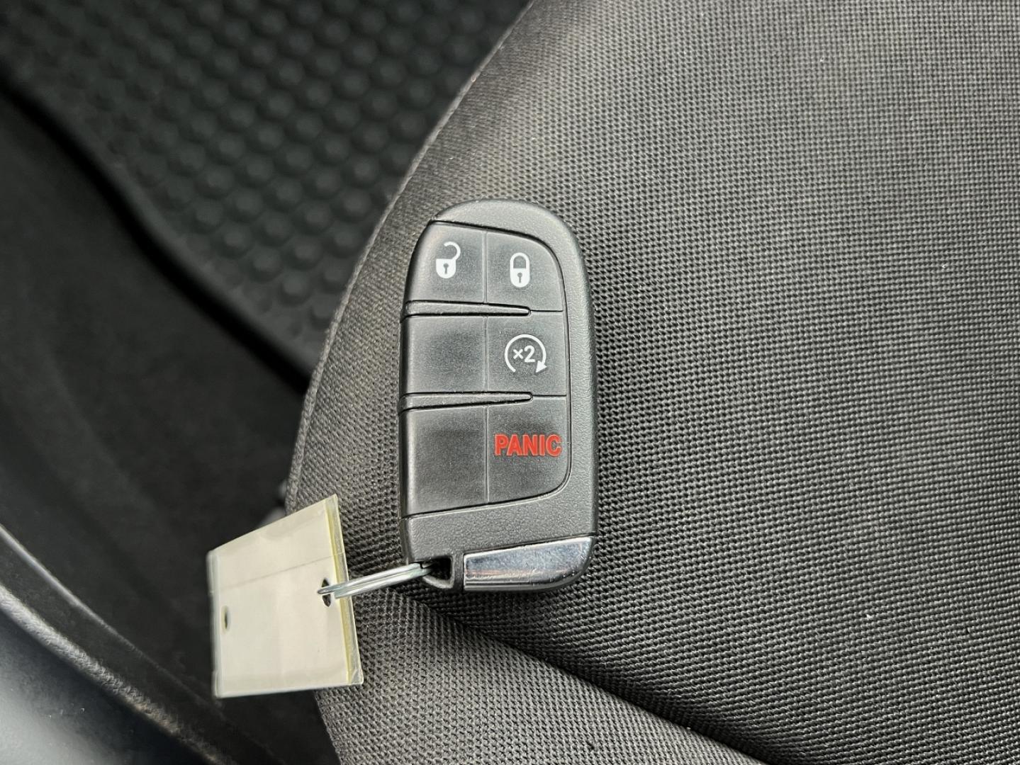 2020 GRAY /Black Cloth Jeep Renegade Latitude 4WD (ZACNJBBB1LP) with an 2.4L 4 Cyl. engine, Automatic transmission, located at 2990 Old Orchard Rd., Jackson, MO, 63755, 37.354214, -89.612106 - 2020 Jeep Renegade Latitude 1-Owner 78xxx miles 4 Wheel Drive 2.4L 4 Cyl. Automatic Backup Camera Heated Seats Heated Steering Wheel Bluetooth Remote Start Cruise Power Windows/Locks/Mirrors We have financing available and we accept trades! Fill out a credit application on our website o - Photo#5