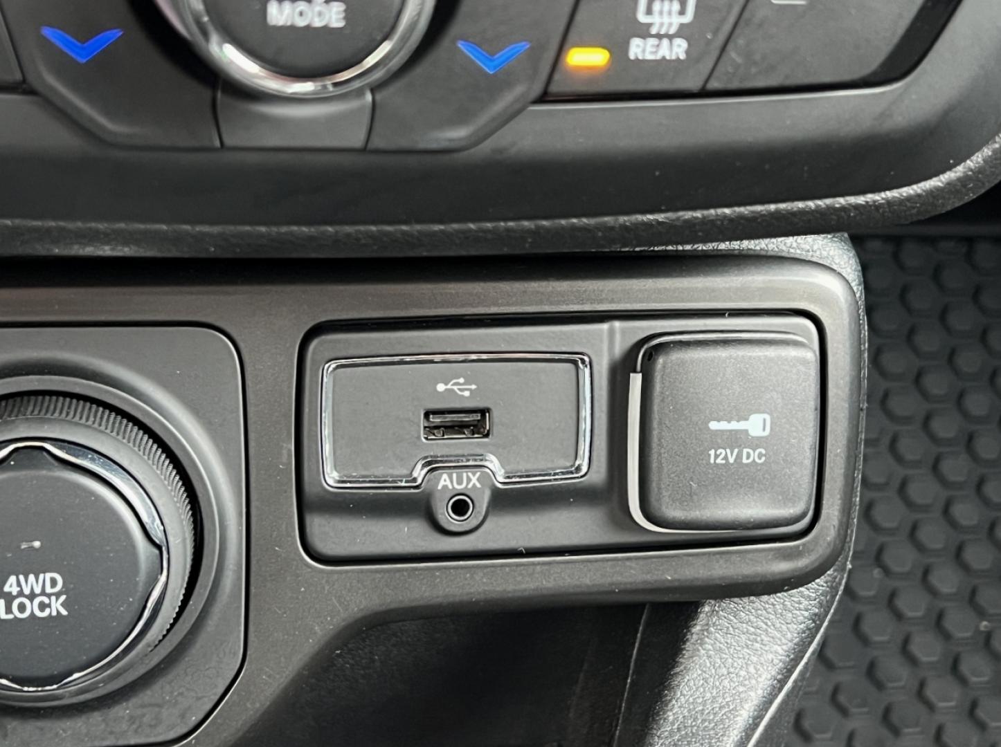 2020 GRAY /Black Cloth Jeep Renegade Latitude 4WD (ZACNJBBB1LP) with an 2.4L 4 Cyl. engine, Automatic transmission, located at 2990 Old Orchard Rd., Jackson, MO, 63755, 37.354214, -89.612106 - 2020 Jeep Renegade Latitude 1-Owner 78xxx miles 4 Wheel Drive 2.4L 4 Cyl. Automatic Backup Camera Heated Seats Heated Steering Wheel Bluetooth Remote Start Cruise Power Windows/Locks/Mirrors We have financing available and we accept trades! Fill out a credit application on our website o - Photo#28