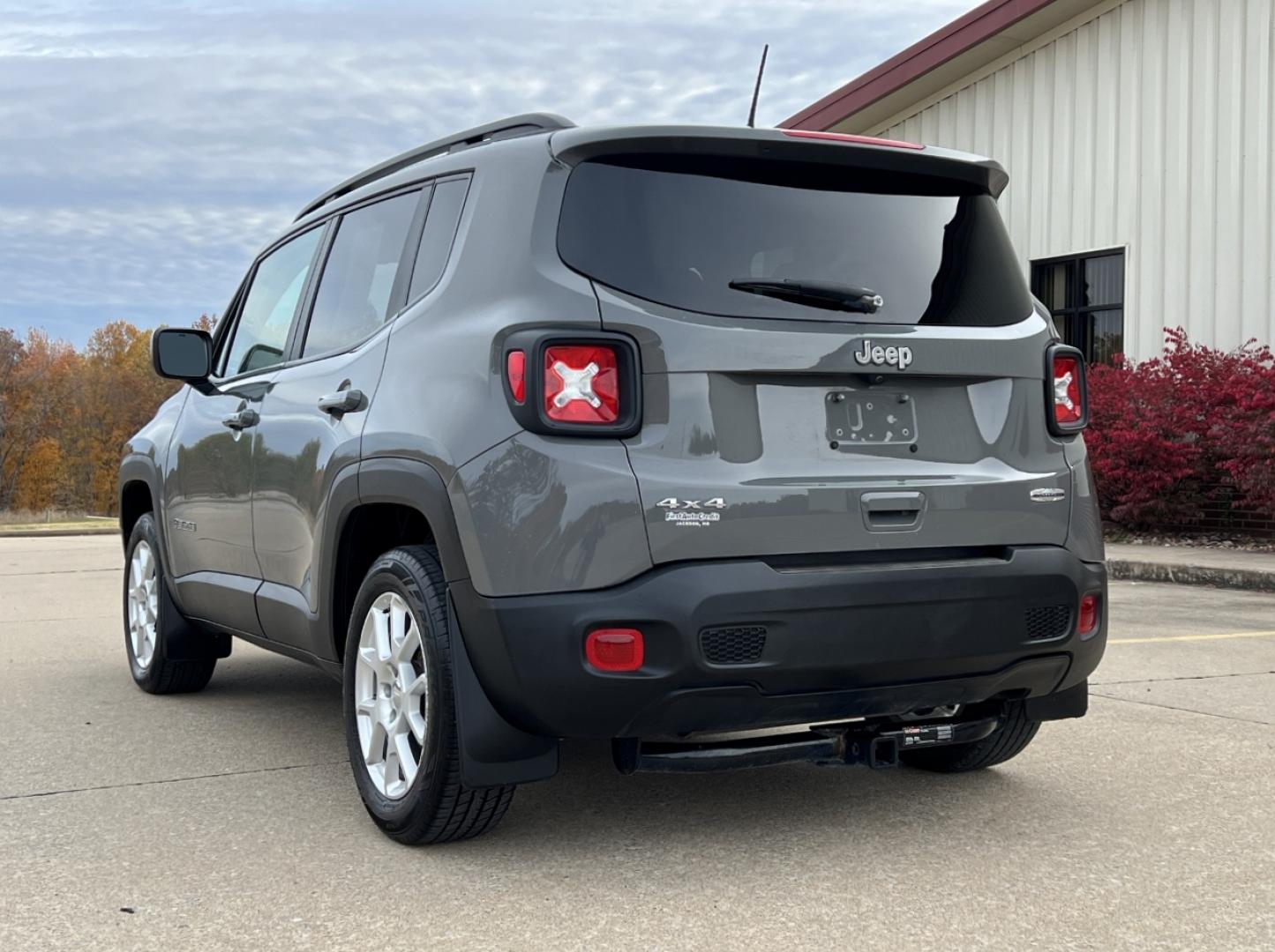 2020 GRAY /Black Cloth Jeep Renegade Latitude 4WD (ZACNJBBB1LP) with an 2.4L 4 Cyl. engine, Automatic transmission, located at 2990 Old Orchard Rd., Jackson, MO, 63755, 37.354214, -89.612106 - 2020 Jeep Renegade Latitude 1-Owner 78xxx miles 4 Wheel Drive 2.4L 4 Cyl. Automatic Backup Camera Heated Seats Heated Steering Wheel Bluetooth Remote Start Cruise Power Windows/Locks/Mirrors We have financing available and we accept trades! Fill out a credit application on our website o - Photo#10