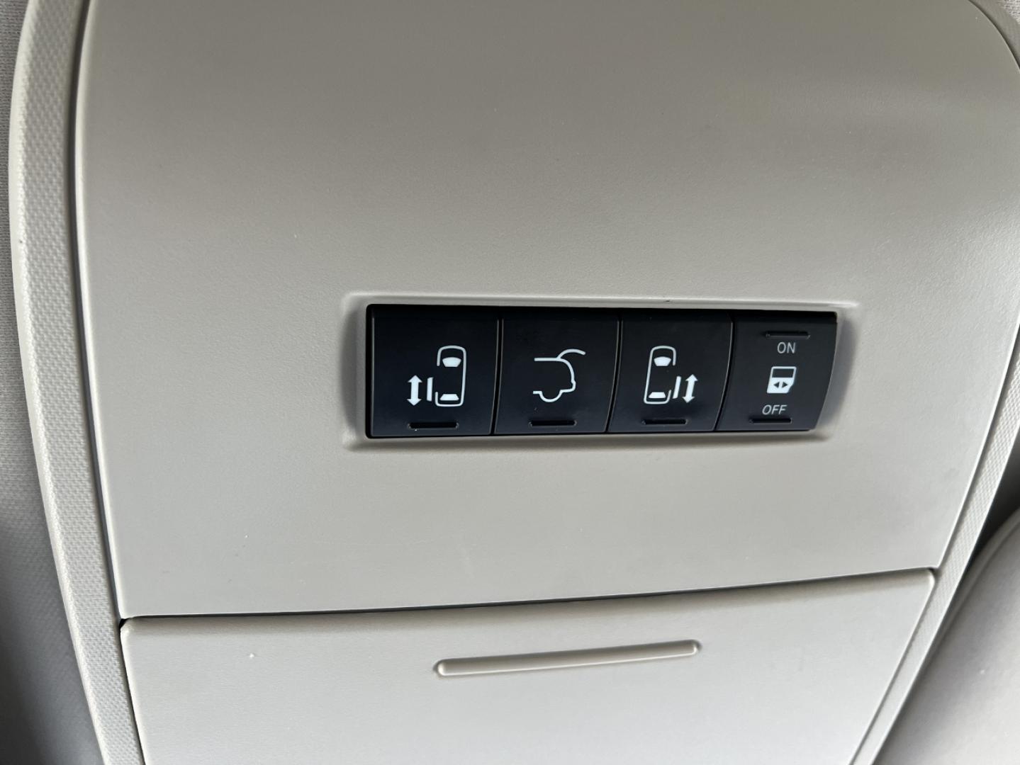 2016 BLUE /Tan Leather Chrysler Town & Country Touring (2C4RC1BG4GR) with an 3.6L V6 DOHC 24V engine, Automatic transmission, located at 2990 Old Orchard Rd., Jackson, MO, 63755, 37.354214, -89.612106 - 2016 Chrysler Town & Country Touring 127xxx miles Front Wheel Drive 3.6L V6 Automatic Leather 3rd Row Backup Camera Rear Entertainment Power Driver Seat Stow 'N Go Bluetooth Cruise Power Windows/Locks/Mirrors We have financing available and we accept trades! Fill out a credit applicati - Photo#30