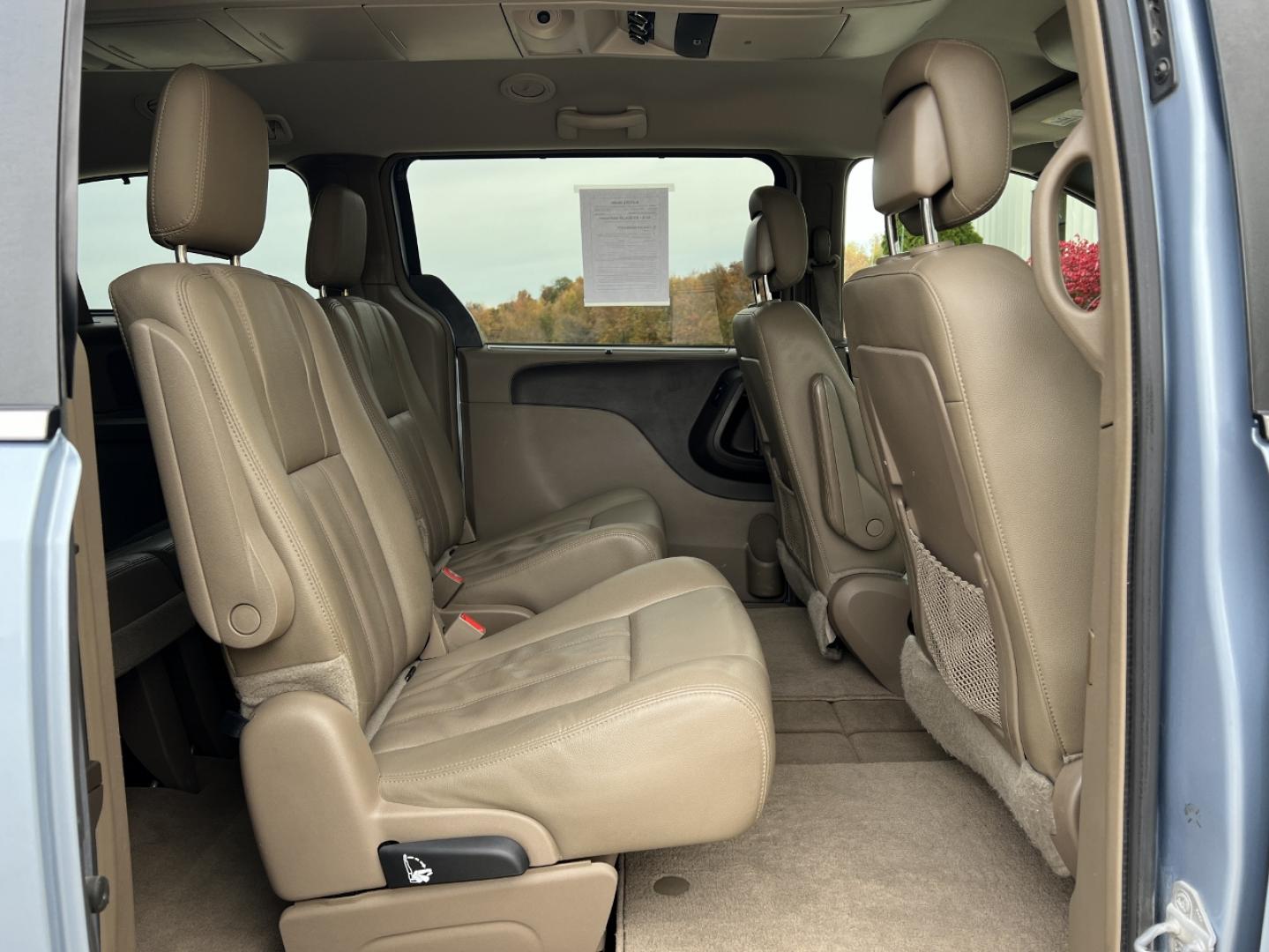 2016 BLUE /Tan Leather Chrysler Town & Country Touring (2C4RC1BG4GR) with an 3.6L V6 DOHC 24V engine, Automatic transmission, located at 2990 Old Orchard Rd., Jackson, MO, 63755, 37.354214, -89.612106 - 2016 Chrysler Town & Country Touring 127xxx miles Front Wheel Drive 3.6L V6 Automatic Leather 3rd Row Backup Camera Rear Entertainment Power Driver Seat Stow 'N Go Bluetooth Cruise Power Windows/Locks/Mirrors We have financing available and we accept trades! Fill out a credit applicati - Photo#18