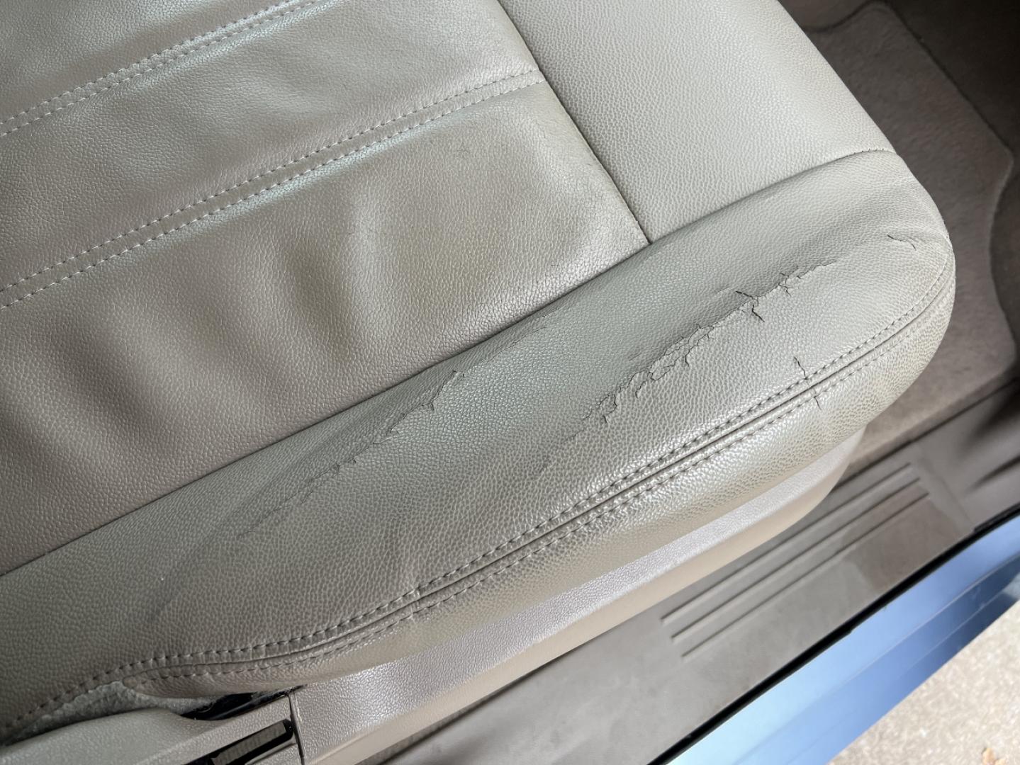 2016 BLUE /Tan Leather Chrysler Town & Country Touring (2C4RC1BG4GR) with an 3.6L V6 DOHC 24V engine, Automatic transmission, located at 2990 Old Orchard Rd., Jackson, MO, 63755, 37.354214, -89.612106 - 2016 Chrysler Town & Country Touring 127xxx miles Front Wheel Drive 3.6L V6 Automatic Leather 3rd Row Backup Camera Rear Entertainment Power Driver Seat Stow 'N Go Bluetooth Cruise Power Windows/Locks/Mirrors We have financing available and we accept trades! Fill out a credit applicati - Photo#48