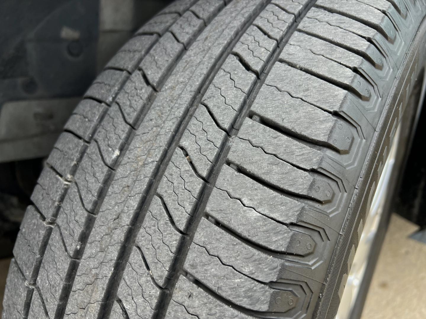 2016 BLUE /Tan Leather Chrysler Town & Country Touring (2C4RC1BG4GR) with an 3.6L V6 DOHC 24V engine, Automatic transmission, located at 2990 Old Orchard Rd., Jackson, MO, 63755, 37.354214, -89.612106 - 2016 Chrysler Town & Country Touring 127xxx miles Front Wheel Drive 3.6L V6 Automatic Leather 3rd Row Backup Camera Rear Entertainment Power Driver Seat Stow 'N Go Bluetooth Cruise Power Windows/Locks/Mirrors We have financing available and we accept trades! Fill out a credit applicati - Photo#35