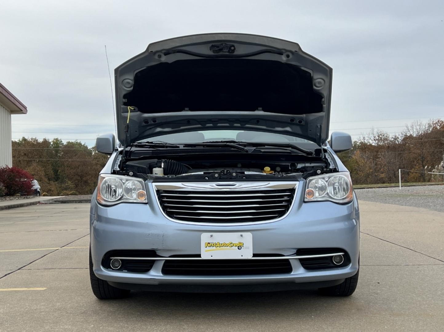2016 BLUE /Tan Leather Chrysler Town & Country Touring (2C4RC1BG4GR) with an 3.6L V6 DOHC 24V engine, Automatic transmission, located at 2990 Old Orchard Rd., Jackson, MO, 63755, 37.354214, -89.612106 - 2016 Chrysler Town & Country Touring 127xxx miles Front Wheel Drive 3.6L V6 Automatic Leather 3rd Row Backup Camera Rear Entertainment Power Driver Seat Stow 'N Go Bluetooth Cruise Power Windows/Locks/Mirrors We have financing available and we accept trades! Fill out a credit applicati - Photo#33
