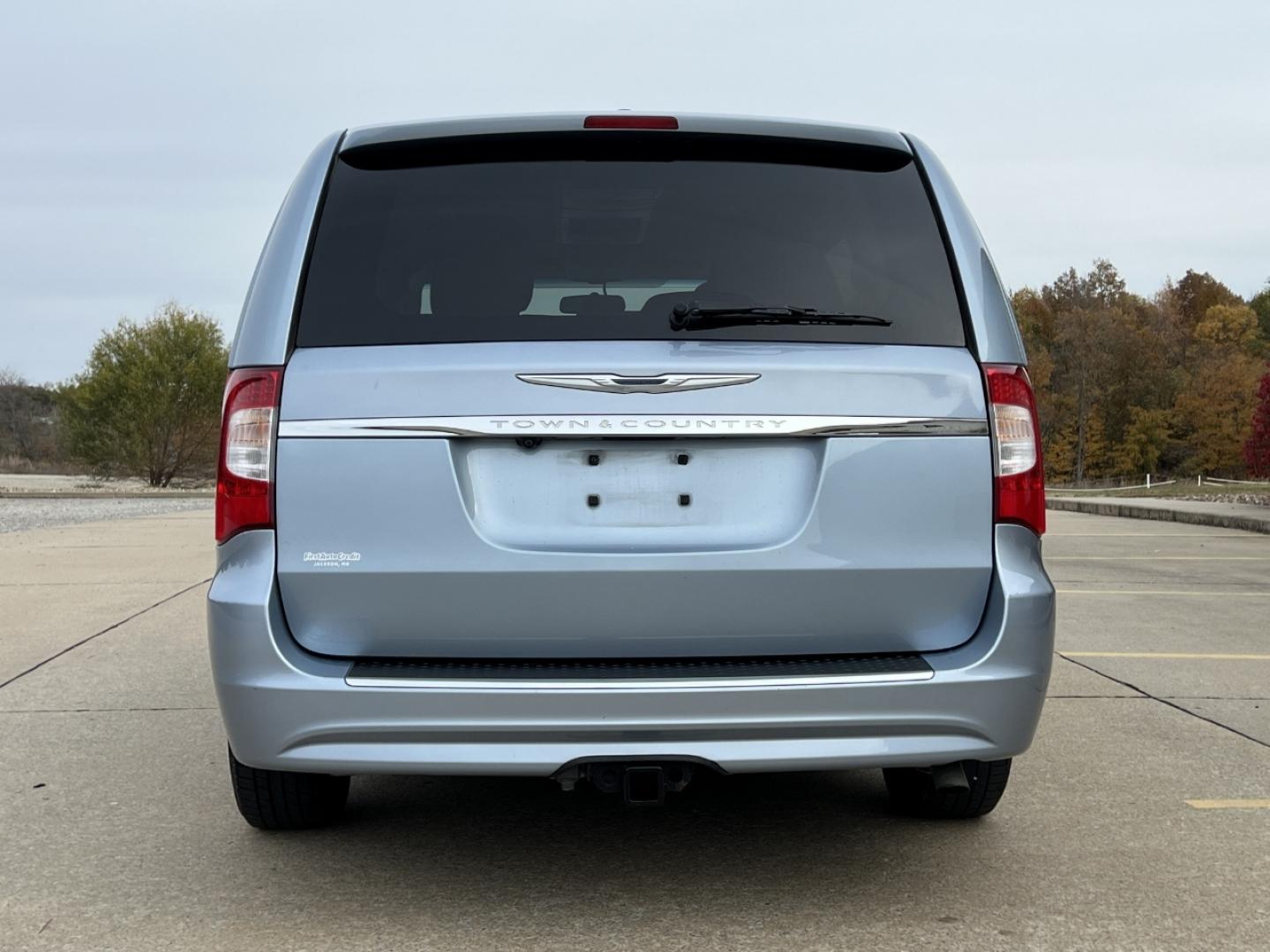 2016 BLUE /Tan Leather Chrysler Town & Country Touring (2C4RC1BG4GR) with an 3.6L V6 DOHC 24V engine, Automatic transmission, located at 2990 Old Orchard Rd., Jackson, MO, 63755, 37.354214, -89.612106 - 2016 Chrysler Town & Country Touring 127xxx miles Front Wheel Drive 3.6L V6 Automatic Leather 3rd Row Backup Camera Rear Entertainment Power Driver Seat Stow 'N Go Bluetooth Cruise Power Windows/Locks/Mirrors We have financing available and we accept trades! Fill out a credit applicati - Photo#11