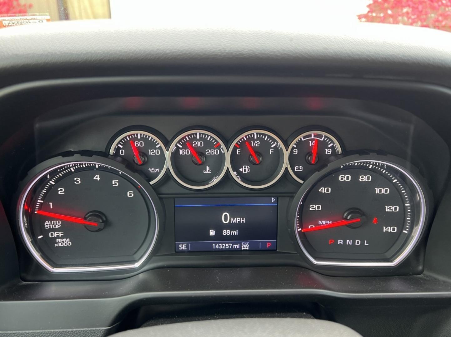 2020 BLACK /Black Leather Chevrolet Silverado 1500 LT Crew Cab 4WD (3GCUYDED6LG) with an 5.3L V8 engine, Automatic transmission, located at 2990 Old Orchard Rd., Jackson, MO, 63755, 37.354214, -89.612106 - 2020 Chevrolet Silverado 1500 LT 143xxx miles 4x4 5.3L V8 Automatic Backup Camera Heated Seats Power Driver Seat Heated Steering Wheel Bluetooth Remote Start Cruise Power Windows/Locks/Mirrors We have financing available and we accept trades! Fill out a credit application on our website - Photo#1