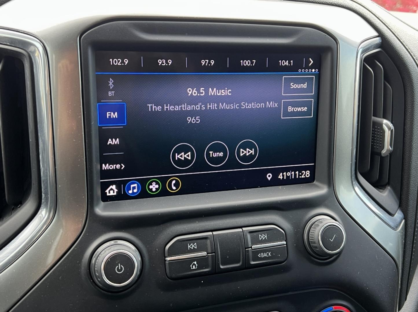 2020 BLACK /Black Leather Chevrolet Silverado 1500 LT Crew Cab 4WD (3GCUYDED6LG) with an 5.3L V8 engine, Automatic transmission, located at 2990 Old Orchard Rd., Jackson, MO, 63755, 37.354214, -89.612106 - 2020 Chevrolet Silverado 1500 LT 143xxx miles 4x4 5.3L V8 Automatic Backup Camera Heated Seats Power Driver Seat Heated Steering Wheel Bluetooth Remote Start Cruise Power Windows/Locks/Mirrors We have financing available and we accept trades! Fill out a credit application on our website - Photo#27