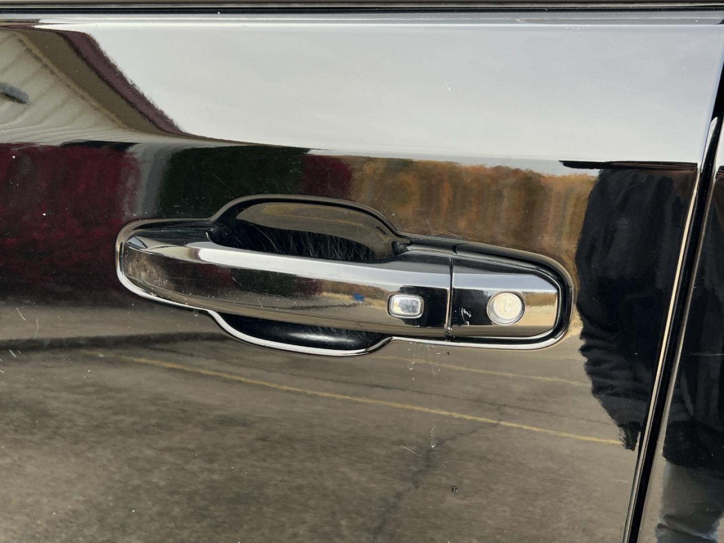 2020 BLACK /Black Leather Chevrolet Silverado 1500 LT Crew Cab 4WD (3GCUYDED6LG) with an 5.3L V8 engine, Automatic transmission, located at 2990 Old Orchard Rd., Jackson, MO, 63755, 37.354214, -89.612106 - 2020 Chevrolet Silverado 1500 LT 143xxx miles 4x4 5.3L V8 Automatic Backup Camera Heated Seats Power Driver Seat Heated Steering Wheel Bluetooth Remote Start Cruise Power Windows/Locks/Mirrors We have financing available and we accept trades! Fill out a credit application on our website - Photo#31