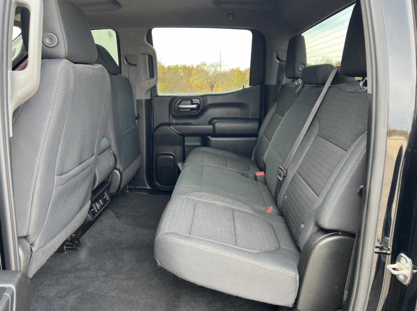 2020 BLACK /Black Leather Chevrolet Silverado 1500 LT Crew Cab 4WD (3GCUYDED6LG) with an 5.3L V8 engine, Automatic transmission, located at 2990 Old Orchard Rd., Jackson, MO, 63755, 37.354214, -89.612106 - 2020 Chevrolet Silverado 1500 LT 143xxx miles 4x4 5.3L V8 Automatic Backup Camera Heated Seats Power Driver Seat Heated Steering Wheel Bluetooth Remote Start Cruise Power Windows/Locks/Mirrors We have financing available and we accept trades! Fill out a credit application on our website - Photo#18