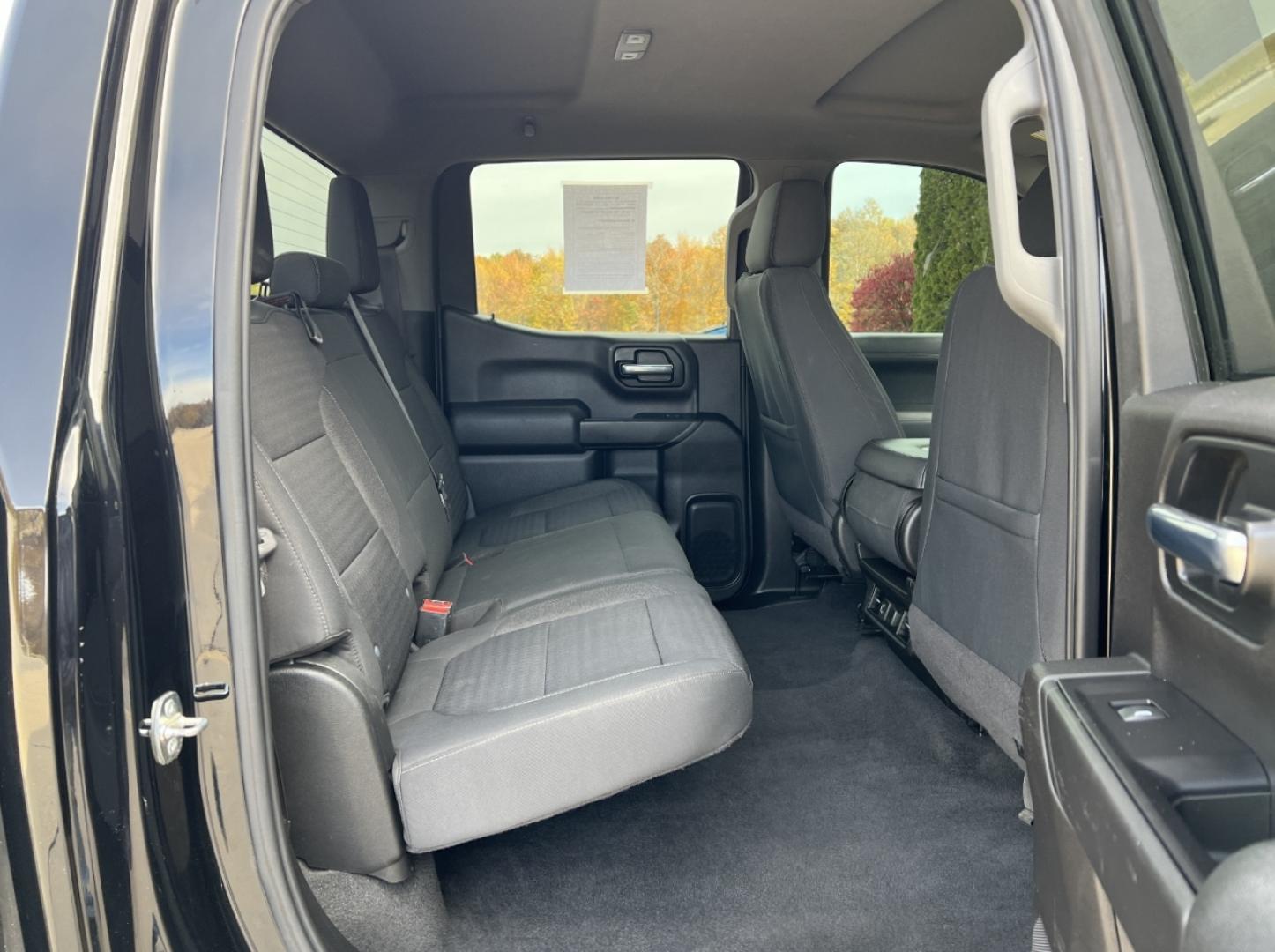 2020 BLACK /Black Leather Chevrolet Silverado 1500 LT Crew Cab 4WD (3GCUYDED6LG) with an 5.3L V8 engine, Automatic transmission, located at 2990 Old Orchard Rd., Jackson, MO, 63755, 37.354214, -89.612106 - 2020 Chevrolet Silverado 1500 LT 143xxx miles 4x4 5.3L V8 Automatic Backup Camera Heated Seats Power Driver Seat Heated Steering Wheel Bluetooth Remote Start Cruise Power Windows/Locks/Mirrors We have financing available and we accept trades! Fill out a credit application on our website - Photo#19