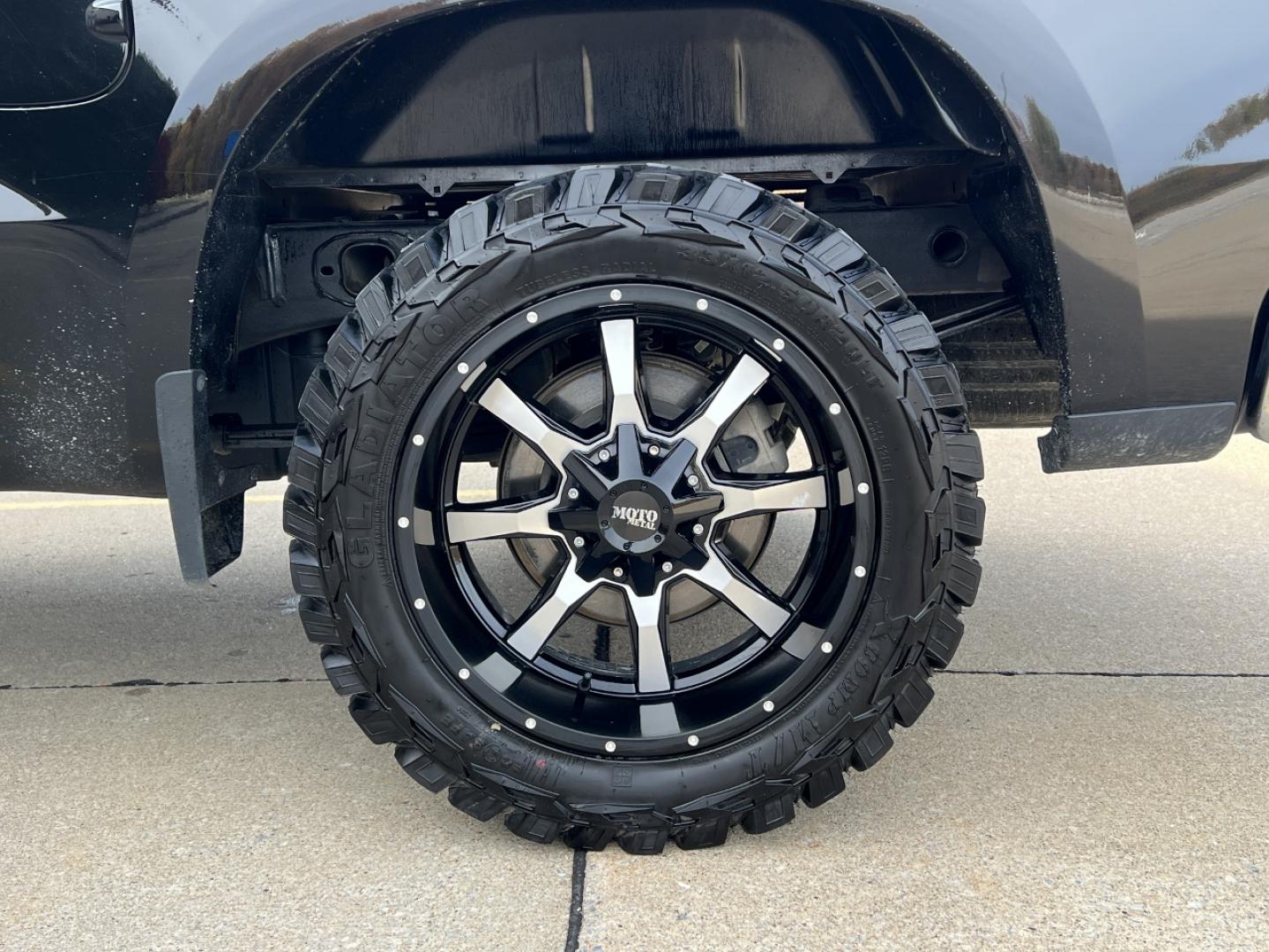 2020 BLACK /Black Leather Chevrolet Silverado 1500 LT Crew Cab 4WD (3GCUYDED6LG) with an 5.3L V8 engine, Automatic transmission, located at 2990 Old Orchard Rd., Jackson, MO, 63755, 37.354214, -89.612106 - 2020 Chevrolet Silverado 1500 LT 143xxx miles 4x4 5.3L V8 Automatic Backup Camera Heated Seats Power Driver Seat Heated Steering Wheel Bluetooth Remote Start Cruise Power Windows/Locks/Mirrors We have financing available and we accept trades! Fill out a credit application on our website - Photo#36