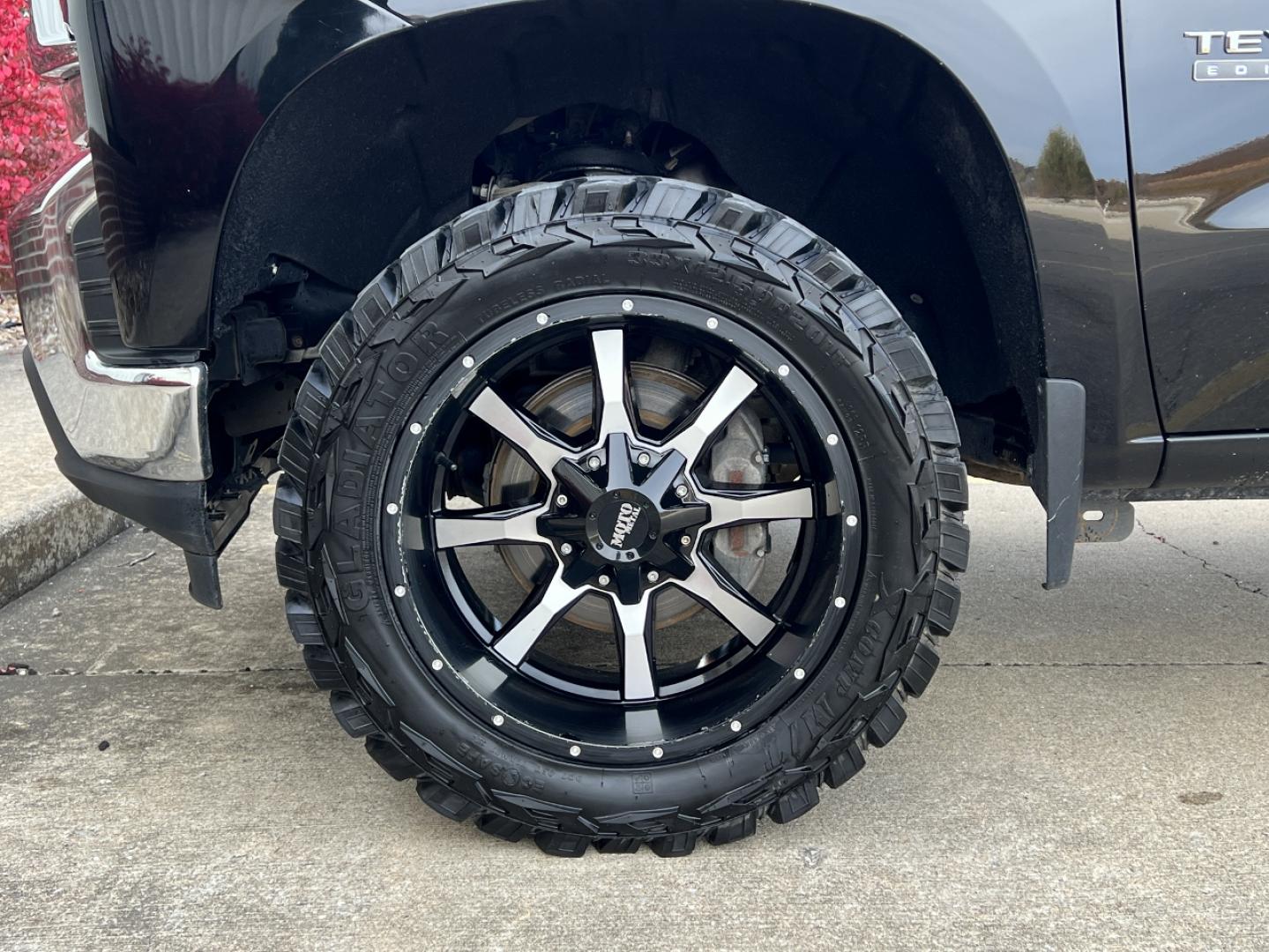 2020 BLACK /Black Leather Chevrolet Silverado 1500 LT Crew Cab 4WD (3GCUYDED6LG) with an 5.3L V8 engine, Automatic transmission, located at 2990 Old Orchard Rd., Jackson, MO, 63755, 37.354214, -89.612106 - 2020 Chevrolet Silverado 1500 LT 143xxx miles 4x4 5.3L V8 Automatic Backup Camera Heated Seats Power Driver Seat Heated Steering Wheel Bluetooth Remote Start Cruise Power Windows/Locks/Mirrors We have financing available and we accept trades! Fill out a credit application on our website - Photo#35