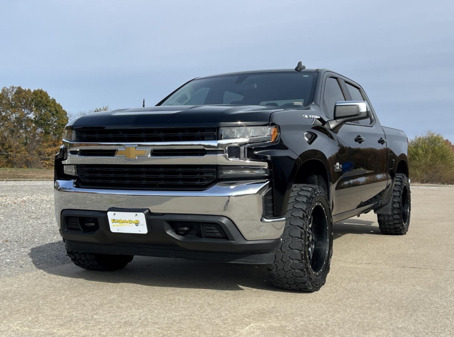2020 BLACK /Black Leather Chevrolet Silverado 1500 LT Crew Cab 4WD (3GCUYDED6LG) with an 5.3L V8 engine, Automatic transmission, located at 2990 Old Orchard Rd., Jackson, MO, 63755, 37.354214, -89.612106 - 2020 Chevrolet Silverado 1500 LT 143xxx miles 4x4 5.3L V8 Automatic Backup Camera Heated Seats Power Driver Seat Heated Steering Wheel Bluetooth Remote Start Cruise Power Windows/Locks/Mirrors We have financing available and we accept trades! Fill out a credit application on our website - Photo#7