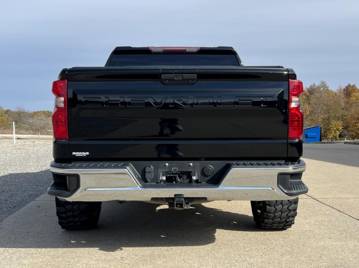 2020 BLACK /Black Leather Chevrolet Silverado 1500 LT Crew Cab 4WD (3GCUYDED6LG) with an 5.3L V8 engine, Automatic transmission, located at 2990 Old Orchard Rd., Jackson, MO, 63755, 37.354214, -89.612106 - 2020 Chevrolet Silverado 1500 LT 143xxx miles 4x4 5.3L V8 Automatic Backup Camera Heated Seats Power Driver Seat Heated Steering Wheel Bluetooth Remote Start Cruise Power Windows/Locks/Mirrors We have financing available and we accept trades! Fill out a credit application on our website - Photo#12
