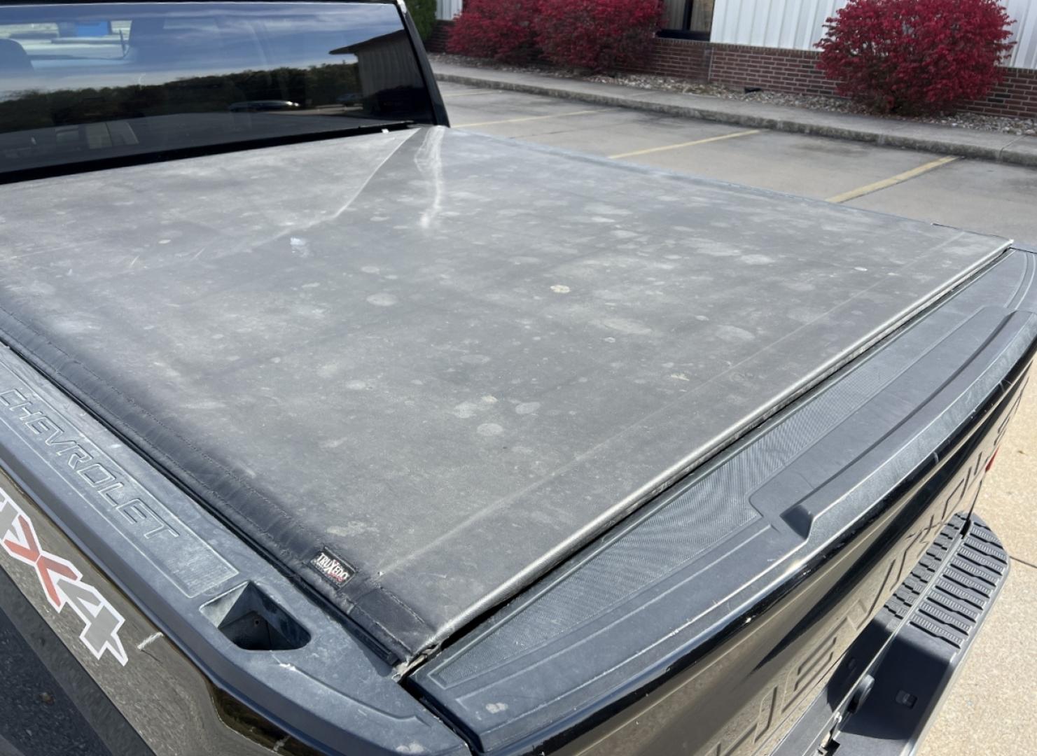 2020 BLACK /Black Leather Chevrolet Silverado 1500 LT Crew Cab 4WD (3GCUYDED6LG) with an 5.3L V8 engine, Automatic transmission, located at 2990 Old Orchard Rd., Jackson, MO, 63755, 37.354214, -89.612106 - 2020 Chevrolet Silverado 1500 LT 143xxx miles 4x4 5.3L V8 Automatic Backup Camera Heated Seats Power Driver Seat Heated Steering Wheel Bluetooth Remote Start Cruise Power Windows/Locks/Mirrors We have financing available and we accept trades! Fill out a credit application on our website - Photo#22