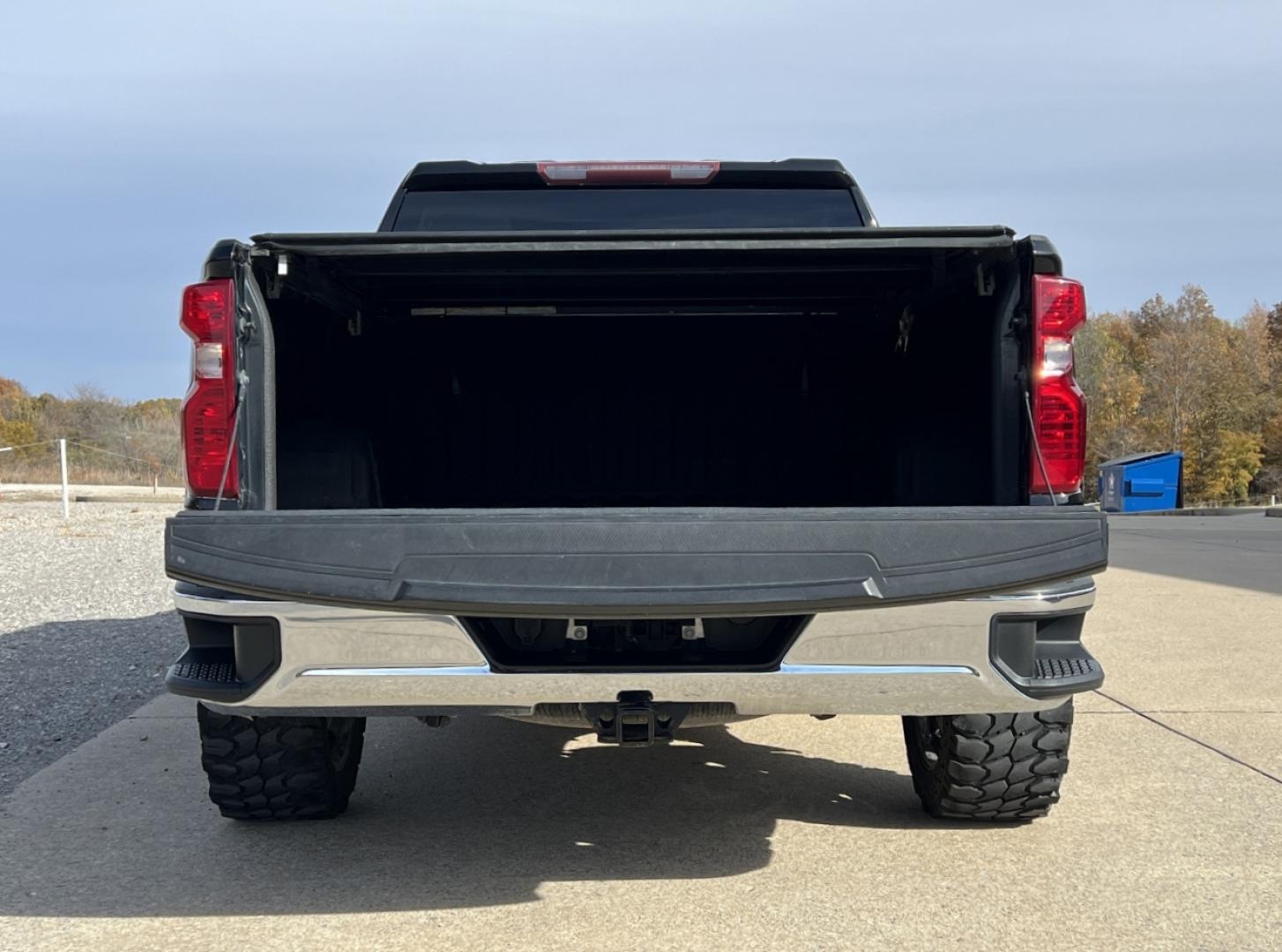 2020 BLACK /Black Leather Chevrolet Silverado 1500 LT Crew Cab 4WD (3GCUYDED6LG) with an 5.3L V8 engine, Automatic transmission, located at 2990 Old Orchard Rd., Jackson, MO, 63755, 37.354214, -89.612106 - 2020 Chevrolet Silverado 1500 LT 143xxx miles 4x4 5.3L V8 Automatic Backup Camera Heated Seats Power Driver Seat Heated Steering Wheel Bluetooth Remote Start Cruise Power Windows/Locks/Mirrors We have financing available and we accept trades! Fill out a credit application on our website - Photo#20