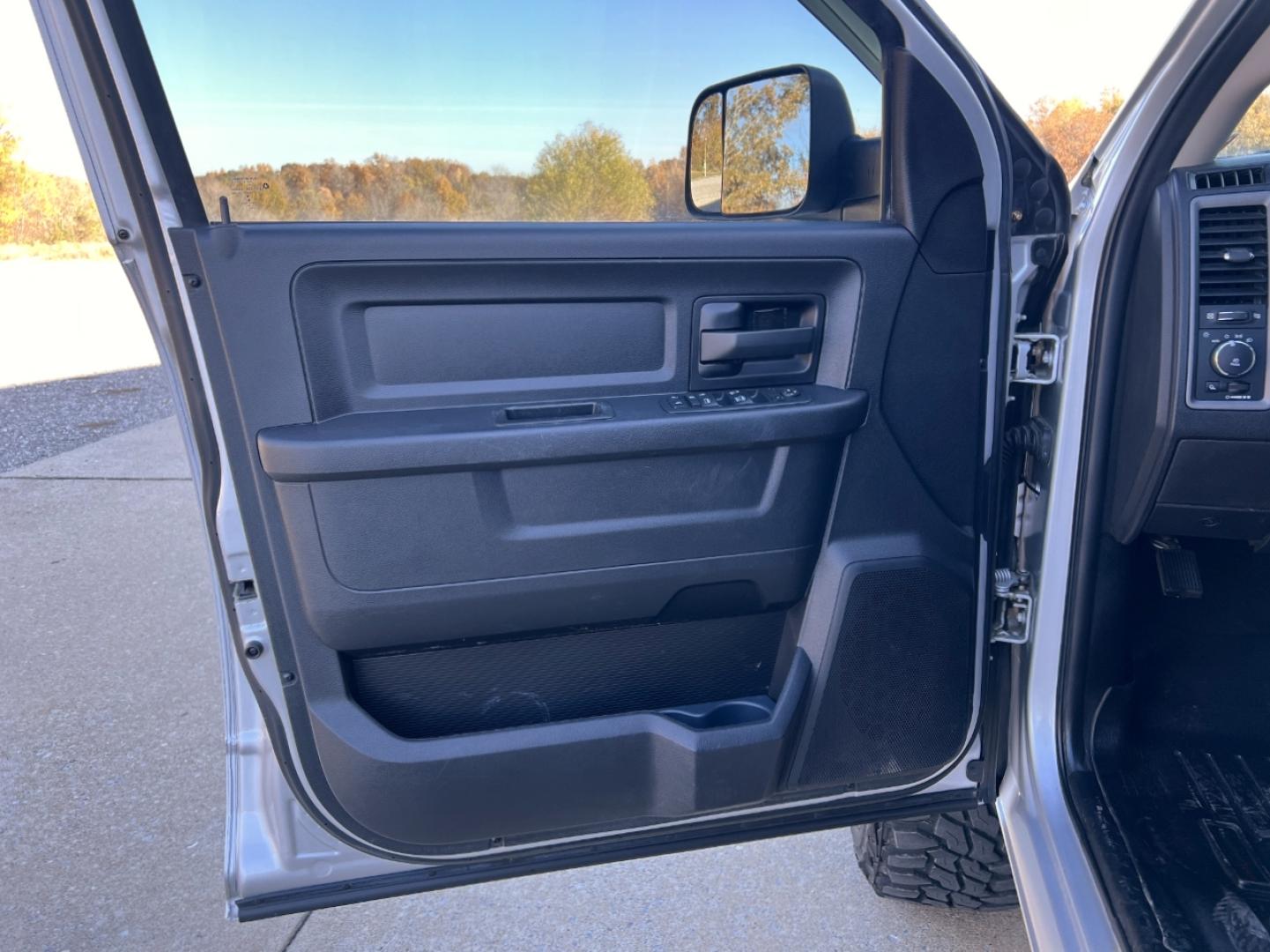 2016 SILVER /Gray Cloth RAM 1500 Tradesman Quad Cab 4WD (1C6RR7FT7GS) with an 5.7L V8 HEMI engine, Automatic transmission, located at 2990 Old Orchard Rd., Jackson, MO, 63755, 37.354214, -89.612106 - 2016 Ram 1500 Tradesman 1-Owner 102xxx miles 4x4 5.7L V8 HEMI Automatic Backup Camera Bluetooth Cruise Power Windows/Locks/Mirrors We have financing available and we accept trades! Fill out a credit application on our website or come by today! If you have any questions, give us a call at - Photo#11