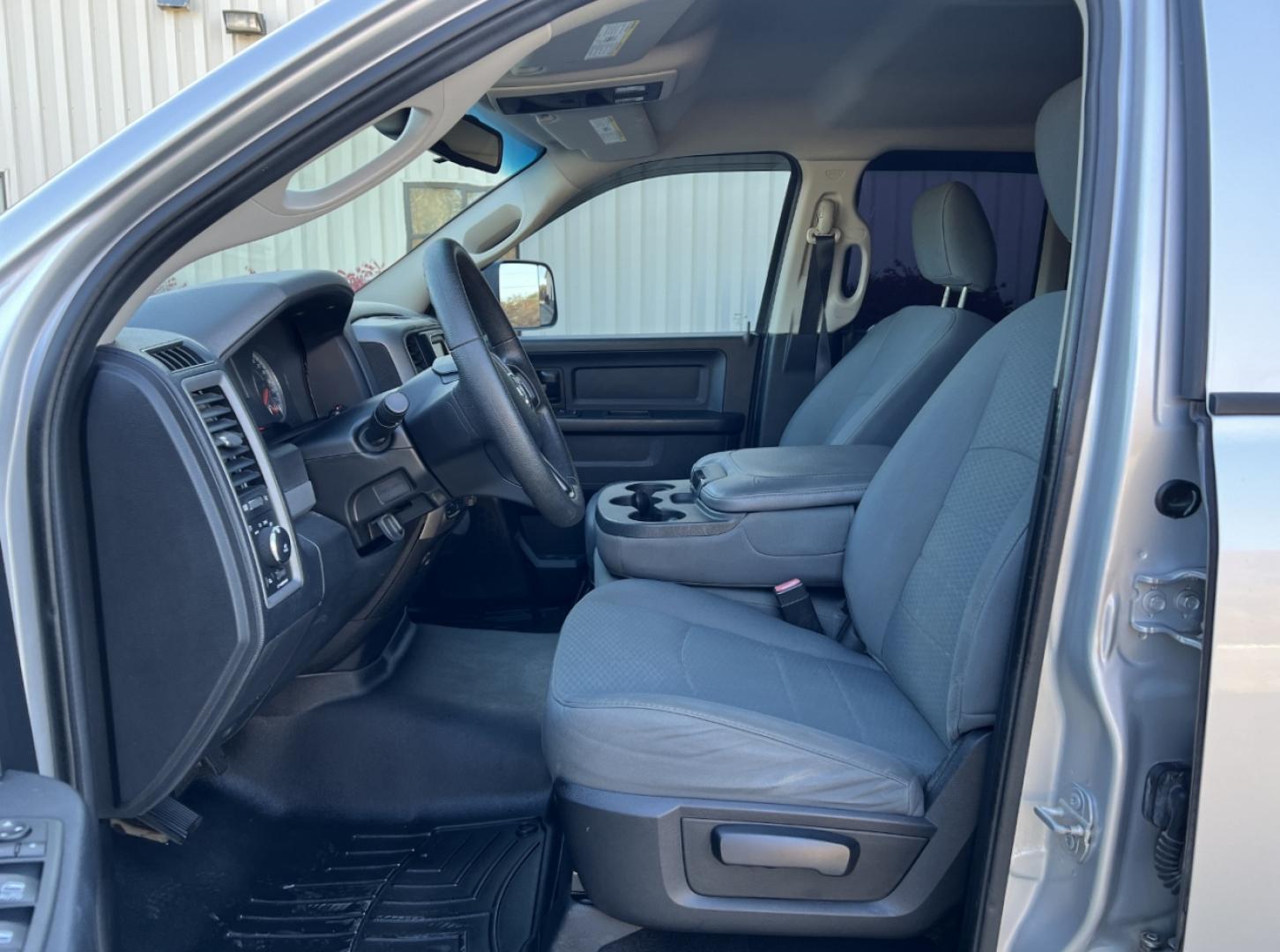 2016 SILVER /Gray Cloth RAM 1500 Tradesman Quad Cab 4WD (1C6RR7FT7GS) with an 5.7L V8 HEMI engine, Automatic transmission, located at 2990 Old Orchard Rd., Jackson, MO, 63755, 37.354214, -89.612106 - 2016 Ram 1500 Tradesman 1-Owner 102xxx miles 4x4 5.7L V8 HEMI Automatic Backup Camera Bluetooth Cruise Power Windows/Locks/Mirrors We have financing available and we accept trades! Fill out a credit application on our website or come by today! If you have any questions, give us a call at - Photo#12