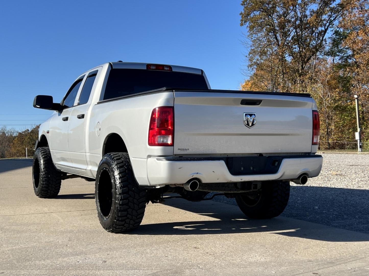 2016 SILVER /Gray Cloth RAM 1500 Tradesman Quad Cab 4WD (1C6RR7FT7GS) with an 5.7L V8 HEMI engine, Automatic transmission, located at 2990 Old Orchard Rd., Jackson, MO, 63755, 37.354214, -89.612106 - 2016 Ram 1500 Tradesman 1-Owner 102xxx miles 4x4 5.7L V8 HEMI Automatic Backup Camera Bluetooth Cruise Power Windows/Locks/Mirrors We have financing available and we accept trades! Fill out a credit application on our website or come by today! If you have any questions, give us a call at - Photo#8