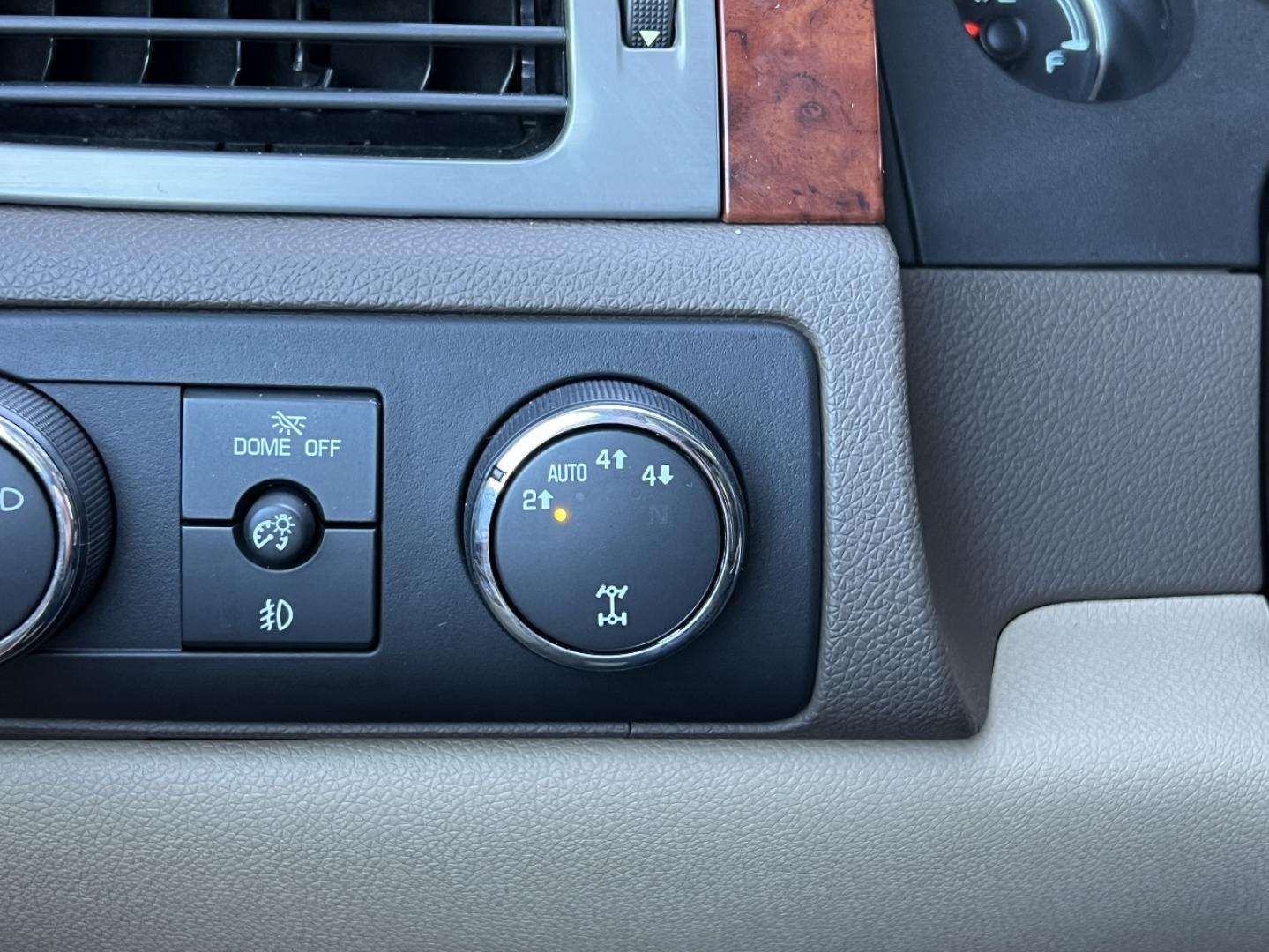 2011 TAN /Tan Leather Chevrolet Avalanche LTZ 4WD (3GNTKGE32BG) with an 5.3L V8 engine, Automatic transmission, located at 2990 Old Orchard Rd., Jackson, MO, 63755, 37.354214, -89.612106 - 2011 Chevrolet Avalanche LTZ 132xxx miles 4x4 5.3L V8 Automatic Leather Navigation Rear Entertainment Backup Camera Power/Heated/Cooled Seats Remote Start Cruise Power Windows/Locks/Mirrors We have financing available and we accept trades! Fill out a credit application on our website or - Photo#2