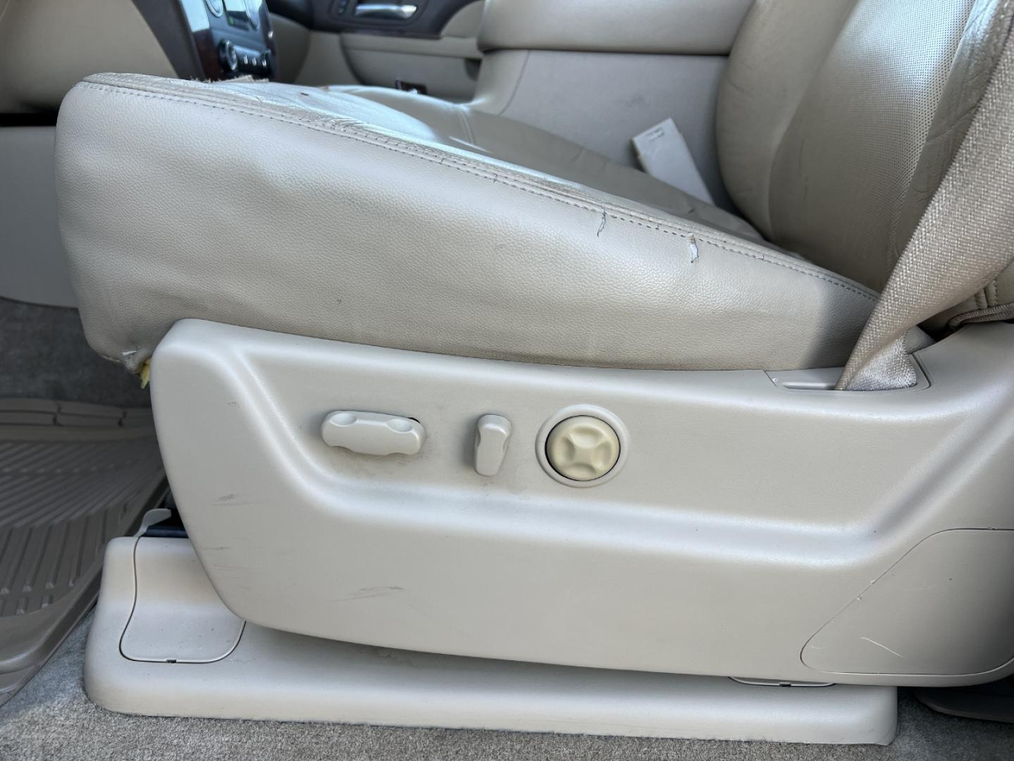 2011 TAN /Tan Leather Chevrolet Avalanche LTZ 4WD (3GNTKGE32BG) with an 5.3L V8 engine, Automatic transmission, located at 2990 Old Orchard Rd., Jackson, MO, 63755, 37.354214, -89.612106 - 2011 Chevrolet Avalanche LTZ 132xxx miles 4x4 5.3L V8 Automatic Leather Navigation Rear Entertainment Backup Camera Power/Heated/Cooled Seats Remote Start Cruise Power Windows/Locks/Mirrors We have financing available and we accept trades! Fill out a credit application on our website or - Photo#7