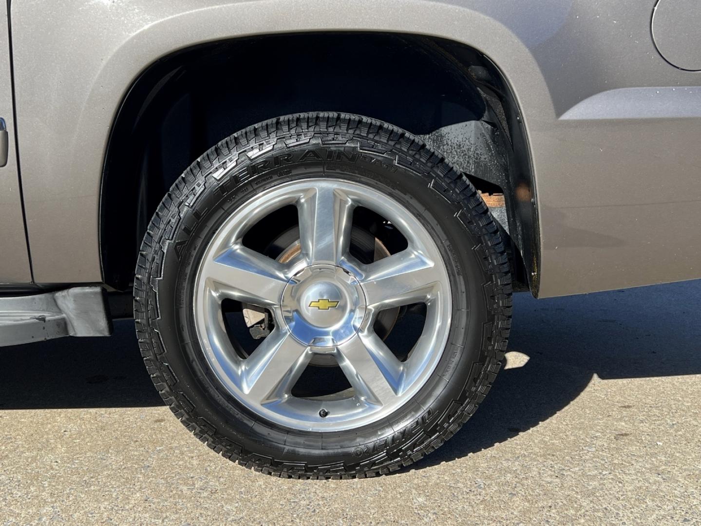 2011 TAN /Tan Leather Chevrolet Avalanche LTZ 4WD (3GNTKGE32BG) with an 5.3L V8 engine, Automatic transmission, located at 2990 Old Orchard Rd., Jackson, MO, 63755, 37.354214, -89.612106 - 2011 Chevrolet Avalanche LTZ 132xxx miles 4x4 5.3L V8 Automatic Leather Navigation Rear Entertainment Backup Camera Power/Heated/Cooled Seats Remote Start Cruise Power Windows/Locks/Mirrors We have financing available and we accept trades! Fill out a credit application on our website or - Photo#39