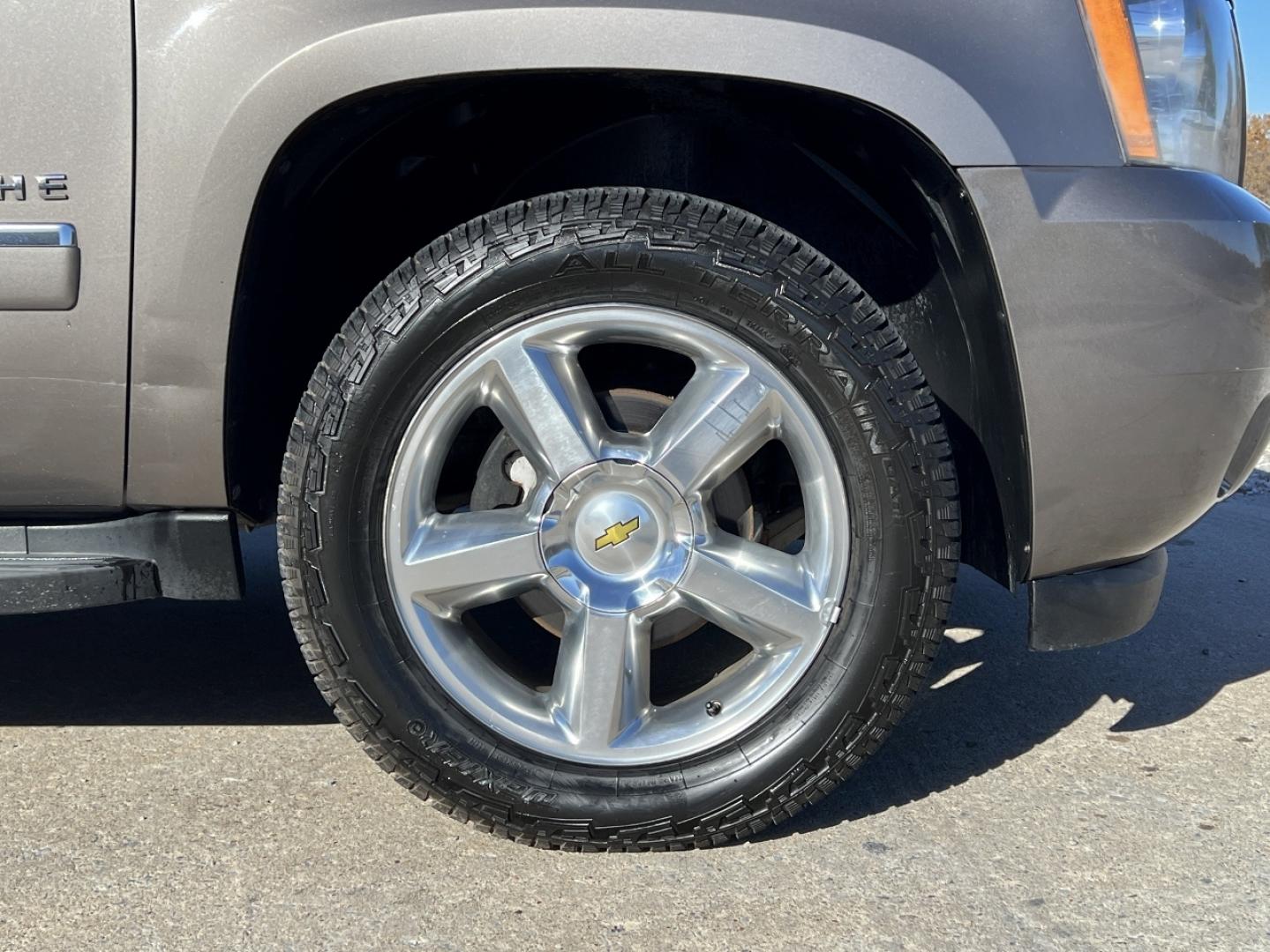 2011 TAN /Tan Leather Chevrolet Avalanche LTZ 4WD (3GNTKGE32BG) with an 5.3L V8 engine, Automatic transmission, located at 2990 Old Orchard Rd., Jackson, MO, 63755, 37.354214, -89.612106 - 2011 Chevrolet Avalanche LTZ 132xxx miles 4x4 5.3L V8 Automatic Leather Navigation Rear Entertainment Backup Camera Power/Heated/Cooled Seats Remote Start Cruise Power Windows/Locks/Mirrors We have financing available and we accept trades! Fill out a credit application on our website or - Photo#41