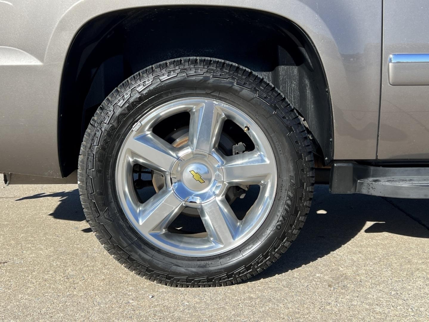 2011 TAN /Tan Leather Chevrolet Avalanche LTZ 4WD (3GNTKGE32BG) with an 5.3L V8 engine, Automatic transmission, located at 2990 Old Orchard Rd., Jackson, MO, 63755, 37.354214, -89.612106 - 2011 Chevrolet Avalanche LTZ 132xxx miles 4x4 5.3L V8 Automatic Leather Navigation Rear Entertainment Backup Camera Power/Heated/Cooled Seats Remote Start Cruise Power Windows/Locks/Mirrors We have financing available and we accept trades! Fill out a credit application on our website or - Photo#40