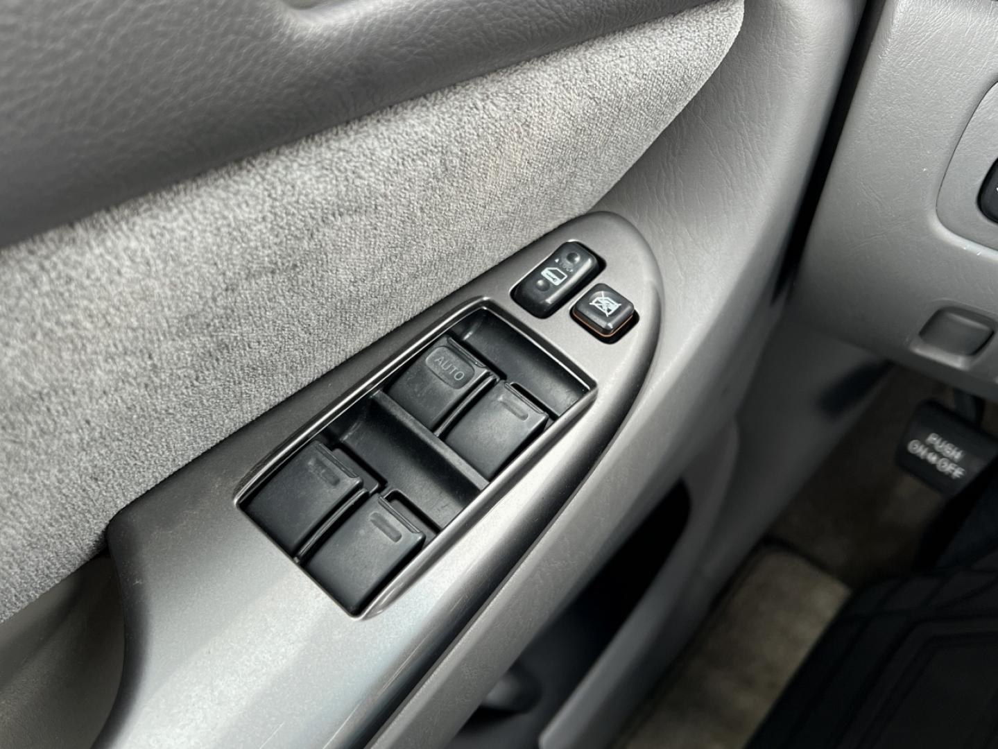 2009 WHITE /Gray Cloth Toyota Sienna CE FWD 7-Passenger (5TDZK23C79S) with an 3.5L V6 engine, Automatic transmission, located at 2990 Old Orchard Rd., Jackson, MO, 63755, 37.354214, -89.612106 - 2009 Toyota Sienna CE 193xxx miles Front Wheel Drive 3.5L V6 Automatic 3rd Row Cruise Power Windows/Locks/Mirrors We have financing available and we accept trades! Fill out a credit application on our website or come by today! If you have any questions, give us a call at (573) 204-7777 or v - Photo#23