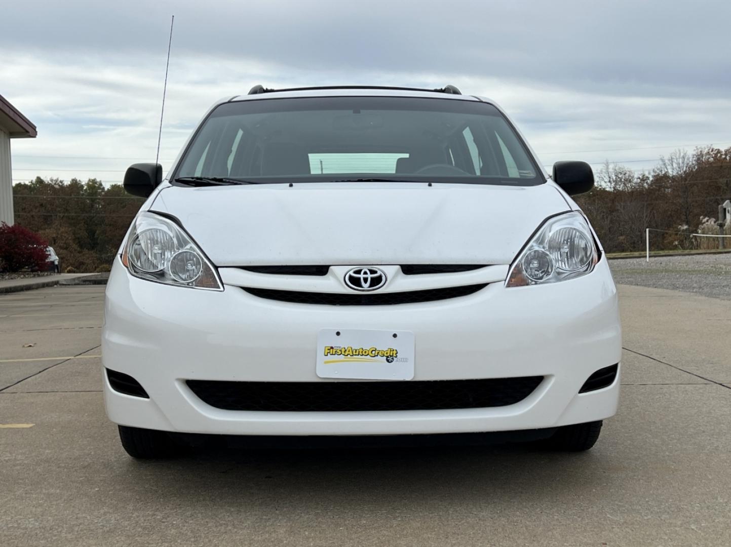 2009 WHITE /Gray Cloth Toyota Sienna CE FWD 7-Passenger (5TDZK23C79S) with an 3.5L V6 engine, Automatic transmission, located at 2990 Old Orchard Rd., Jackson, MO, 63755, 37.354214, -89.612106 - 2009 Toyota Sienna CE 193xxx miles Front Wheel Drive 3.5L V6 Automatic 3rd Row Cruise Power Windows/Locks/Mirrors We have financing available and we accept trades! Fill out a credit application on our website or come by today! If you have any questions, give us a call at (573) 204-7777 or v - Photo#8