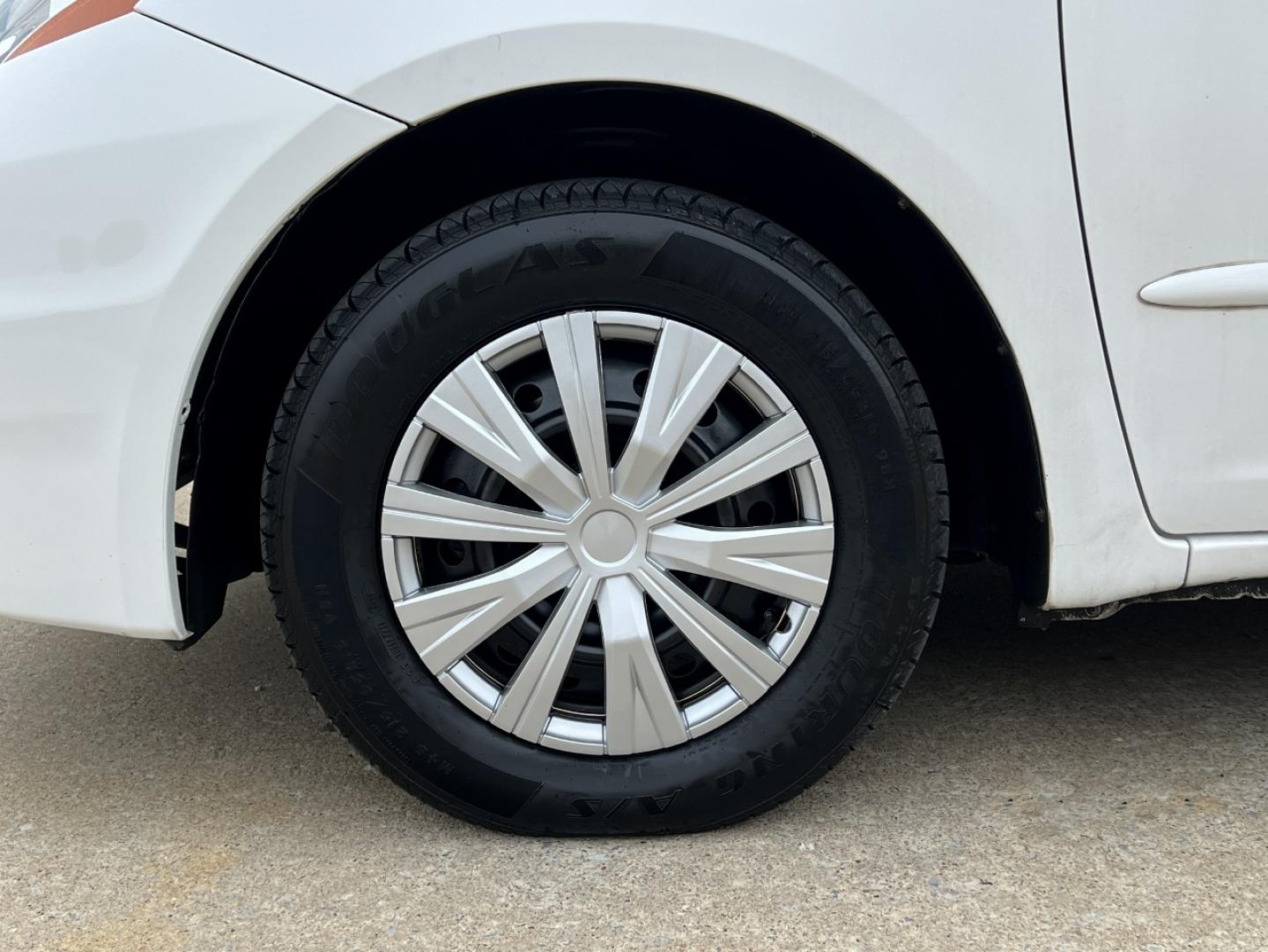 2009 WHITE /Gray Cloth Toyota Sienna CE FWD 7-Passenger (5TDZK23C79S) with an 3.5L V6 engine, Automatic transmission, located at 2990 Old Orchard Rd., Jackson, MO, 63755, 37.354214, -89.612106 - 2009 Toyota Sienna CE 193xxx miles Front Wheel Drive 3.5L V6 Automatic 3rd Row Cruise Power Windows/Locks/Mirrors We have financing available and we accept trades! Fill out a credit application on our website or come by today! If you have any questions, give us a call at (573) 204-7777 or v - Photo#28