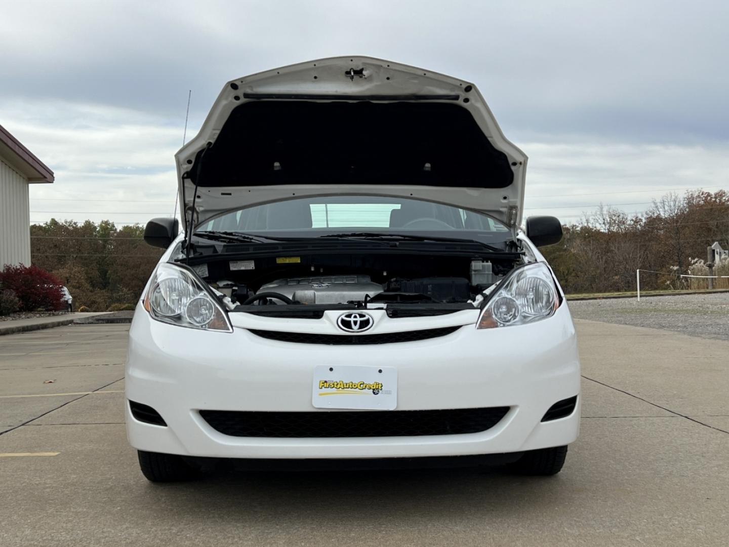 2009 WHITE /Gray Cloth Toyota Sienna CE FWD 7-Passenger (5TDZK23C79S) with an 3.5L V6 engine, Automatic transmission, located at 2990 Old Orchard Rd., Jackson, MO, 63755, 37.354214, -89.612106 - 2009 Toyota Sienna CE 193xxx miles Front Wheel Drive 3.5L V6 Automatic 3rd Row Cruise Power Windows/Locks/Mirrors We have financing available and we accept trades! Fill out a credit application on our website or come by today! If you have any questions, give us a call at (573) 204-7777 or v - Photo#25