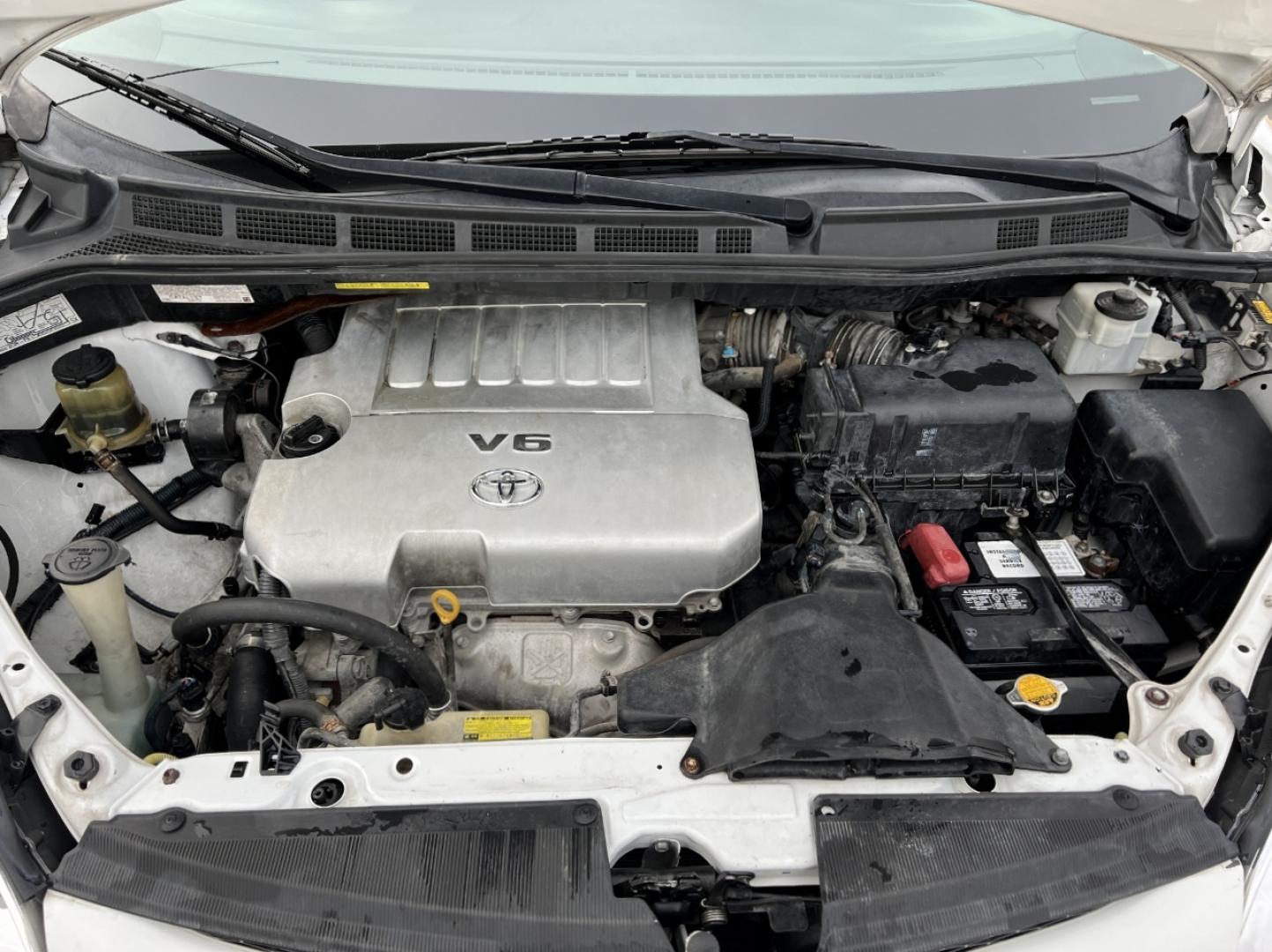 2009 WHITE /Gray Cloth Toyota Sienna CE FWD 7-Passenger (5TDZK23C79S) with an 3.5L V6 engine, Automatic transmission, located at 2990 Old Orchard Rd., Jackson, MO, 63755, 37.354214, -89.612106 - 2009 Toyota Sienna CE 193xxx miles Front Wheel Drive 3.5L V6 Automatic 3rd Row Cruise Power Windows/Locks/Mirrors We have financing available and we accept trades! Fill out a credit application on our website or come by today! If you have any questions, give us a call at (573) 204-7777 or v - Photo#26