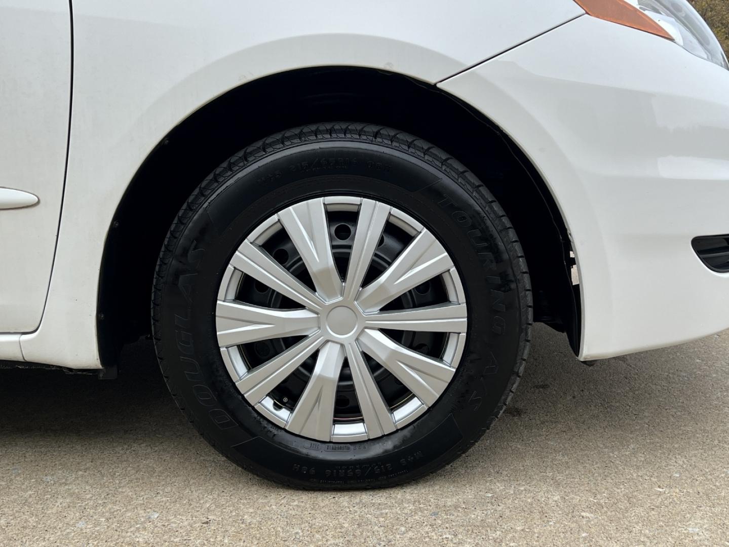 2009 WHITE /Gray Cloth Toyota Sienna CE FWD 7-Passenger (5TDZK23C79S) with an 3.5L V6 engine, Automatic transmission, located at 2990 Old Orchard Rd., Jackson, MO, 63755, 37.354214, -89.612106 - 2009 Toyota Sienna CE 193xxx miles Front Wheel Drive 3.5L V6 Automatic 3rd Row Cruise Power Windows/Locks/Mirrors We have financing available and we accept trades! Fill out a credit application on our website or come by today! If you have any questions, give us a call at (573) 204-7777 or v - Photo#31