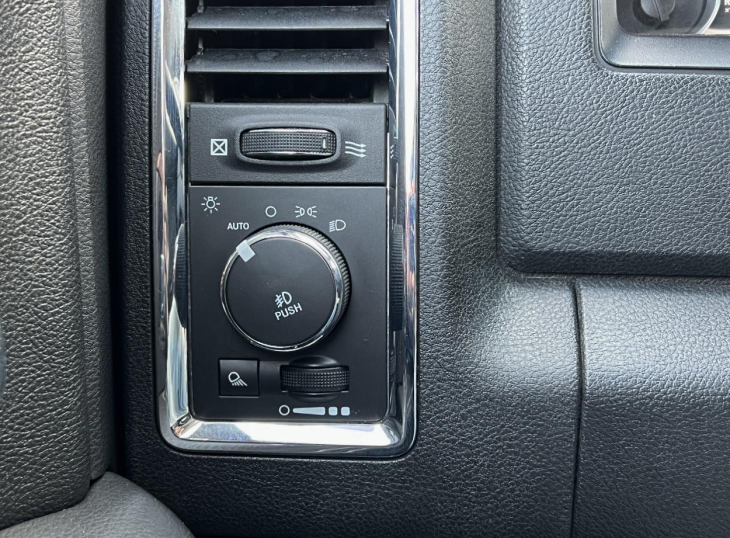 2016 BLACK /Black Leather RAM 2500 Laramie Crew Cab SWB 4WD (3C6UR5FJ5GG) with an 6.4L V8 engine, Automatic transmission, located at 2990 Old Orchard Rd., Jackson, MO, 63755, 37.354214, -89.612106 - 2016 Ram 2500HD Laramie 114xxx miles 4x4 6.4L V8 Automatic Leather Navigation Power/Heated/Cooled Seats Heated Rear Seats Heated Steering Wheel Backup Camera Bluetooth Remote Start Cruise Power Windows/Locks/Mirrors We have financing available and we accept trades! Fill out a credit a - Photo#32