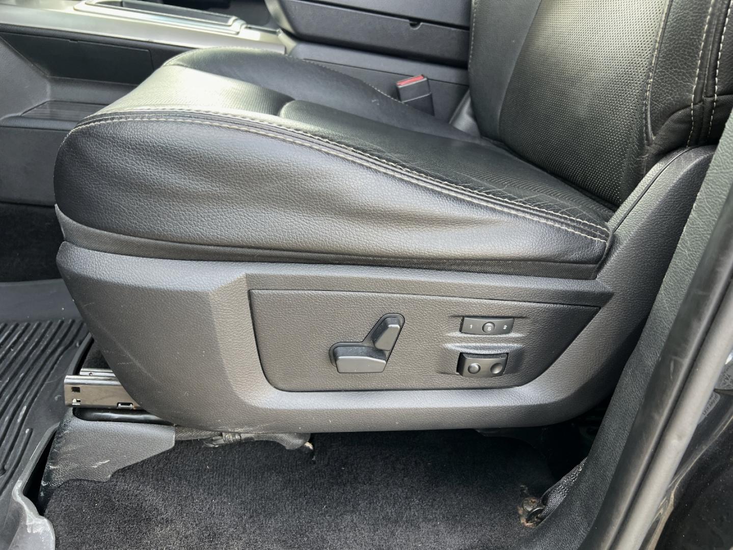 2016 BLACK /Black Leather RAM 2500 Laramie Crew Cab SWB 4WD (3C6UR5FJ5GG) with an 6.4L V8 engine, Automatic transmission, located at 2990 Old Orchard Rd., Jackson, MO, 63755, 37.354214, -89.612106 - 2016 Ram 2500HD Laramie 114xxx miles 4x4 6.4L V8 Automatic Leather Navigation Power/Heated/Cooled Seats Heated Rear Seats Heated Steering Wheel Backup Camera Bluetooth Remote Start Cruise Power Windows/Locks/Mirrors We have financing available and we accept trades! Fill out a credit a - Photo#6