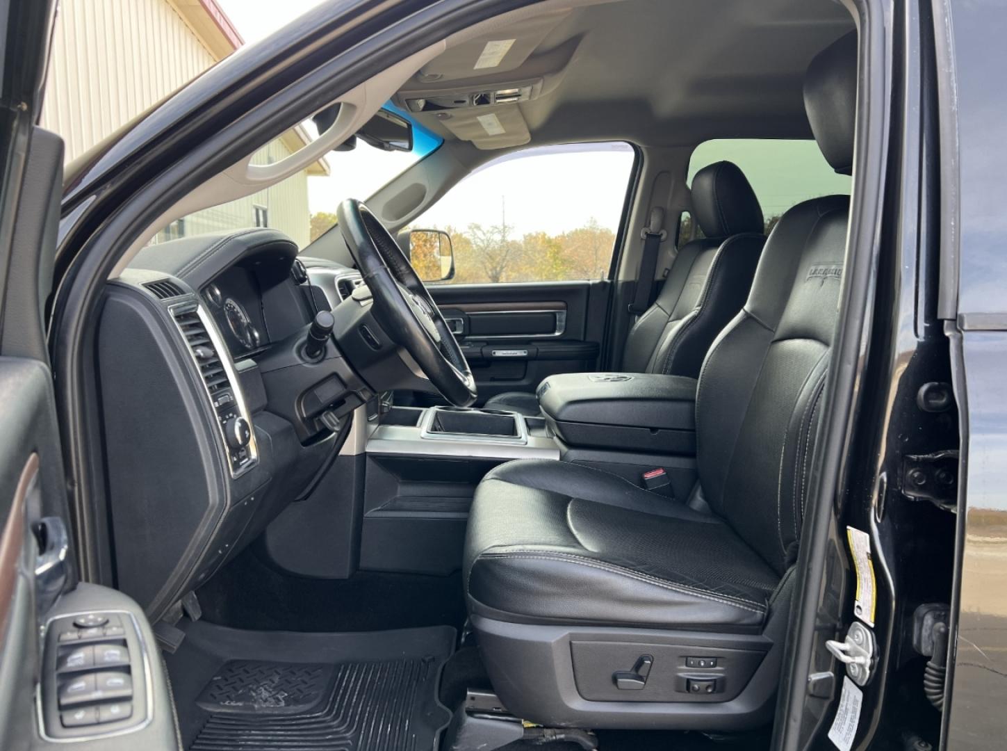 2016 BLACK /Black Leather RAM 2500 Laramie Crew Cab SWB 4WD (3C6UR5FJ5GG) with an 6.4L V8 engine, Automatic transmission, located at 2990 Old Orchard Rd., Jackson, MO, 63755, 37.354214, -89.612106 - 2016 Ram 2500HD Laramie 114xxx miles 4x4 6.4L V8 Automatic Leather Navigation Power/Heated/Cooled Seats Heated Rear Seats Heated Steering Wheel Backup Camera Bluetooth Remote Start Cruise Power Windows/Locks/Mirrors We have financing available and we accept trades! Fill out a credit a - Photo#17