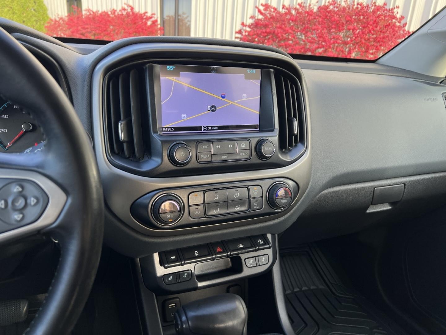 2018 BLACK /Black Leather Chevrolet Colorado Z71 Crew Cab 4WD Short Box (1GCGTDEN6J1) with an 3.6L V6 engine, Automatic transmission, located at 2990 Old Orchard Rd., Jackson, MO, 63755, 37.354214, -89.612106 - 2018 Chevrolet Colorado Z71 97xxx miles 4x4 3.6L V6 Automatic Leather Navigation Power/Heated Seats Backup Camera Bluetooth Remote Start Cruise Power Windows/Locks/Mirrors We have financing available and we accept trades! Fill out a credit application on our website or come by today! I - Photo#25