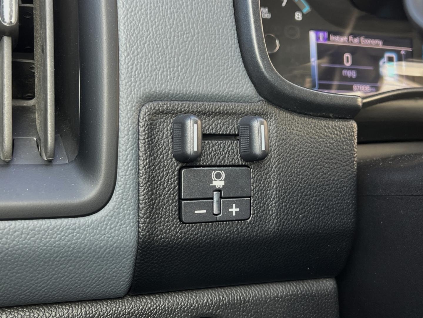 2018 BLACK /Black Leather Chevrolet Colorado Z71 Crew Cab 4WD Short Box (1GCGTDEN6J1) with an 3.6L V6 engine, Automatic transmission, located at 2990 Old Orchard Rd., Jackson, MO, 63755, 37.354214, -89.612106 - 2018 Chevrolet Colorado Z71 97xxx miles 4x4 3.6L V6 Automatic Leather Navigation Power/Heated Seats Backup Camera Bluetooth Remote Start Cruise Power Windows/Locks/Mirrors We have financing available and we accept trades! Fill out a credit application on our website or come by today! I - Photo#30