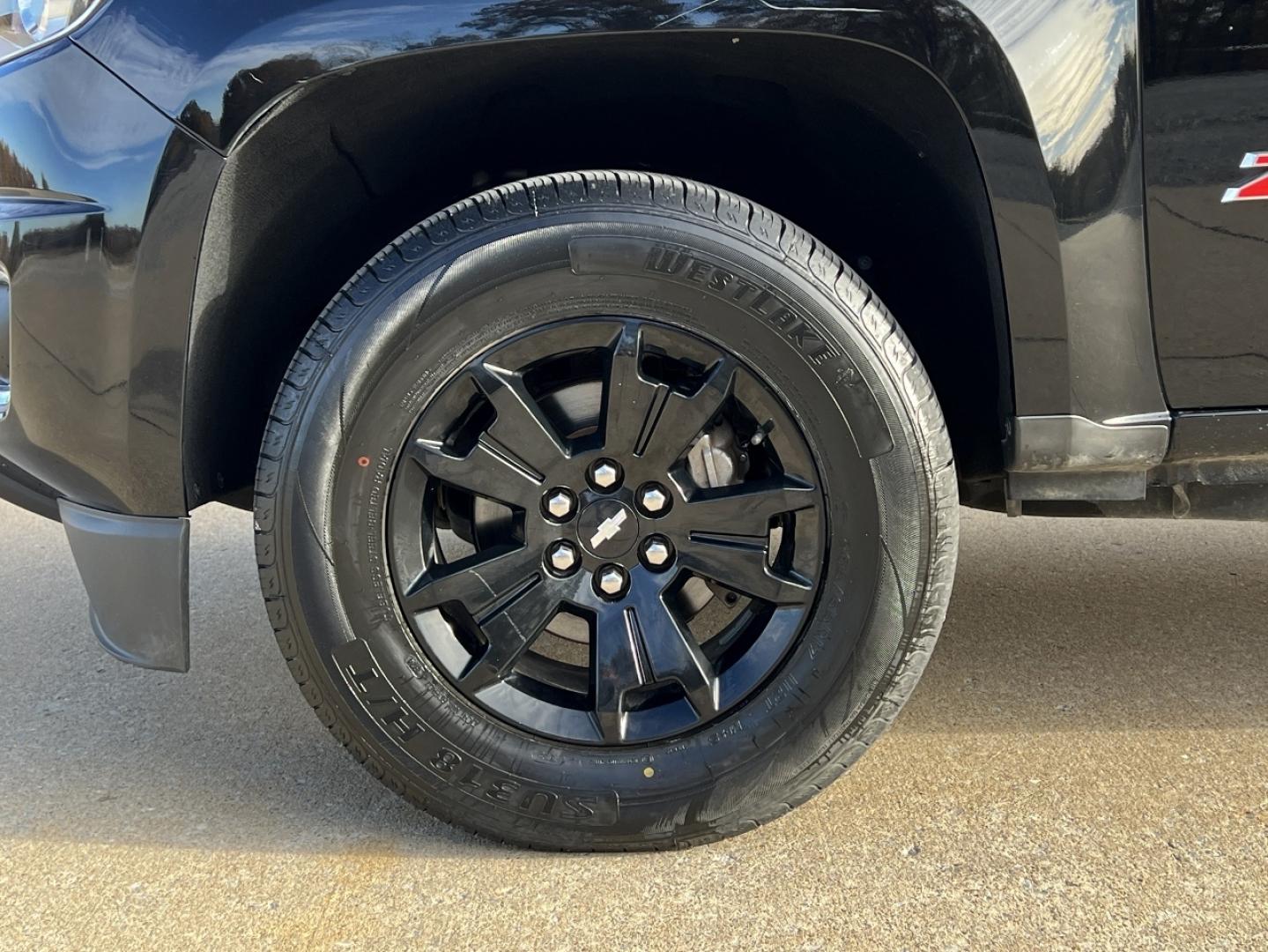 2018 BLACK /Black Leather Chevrolet Colorado Z71 Crew Cab 4WD Short Box (1GCGTDEN6J1) with an 3.6L V6 engine, Automatic transmission, located at 2990 Old Orchard Rd., Jackson, MO, 63755, 37.354214, -89.612106 - 2018 Chevrolet Colorado Z71 97xxx miles 4x4 3.6L V6 Automatic Leather Navigation Power/Heated Seats Backup Camera Bluetooth Remote Start Cruise Power Windows/Locks/Mirrors We have financing available and we accept trades! Fill out a credit application on our website or come by today! I - Photo#35