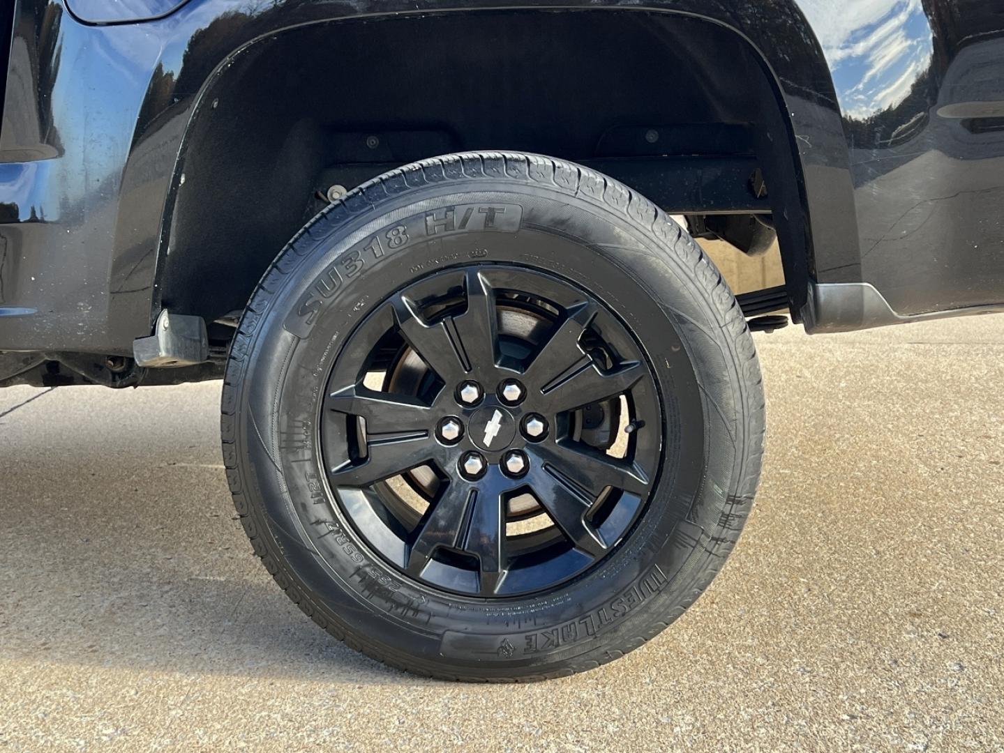 2018 BLACK /Black Leather Chevrolet Colorado Z71 Crew Cab 4WD Short Box (1GCGTDEN6J1) with an 3.6L V6 engine, Automatic transmission, located at 2990 Old Orchard Rd., Jackson, MO, 63755, 37.354214, -89.612106 - 2018 Chevrolet Colorado Z71 97xxx miles 4x4 3.6L V6 Automatic Leather Navigation Power/Heated Seats Backup Camera Bluetooth Remote Start Cruise Power Windows/Locks/Mirrors We have financing available and we accept trades! Fill out a credit application on our website or come by today! I - Photo#36