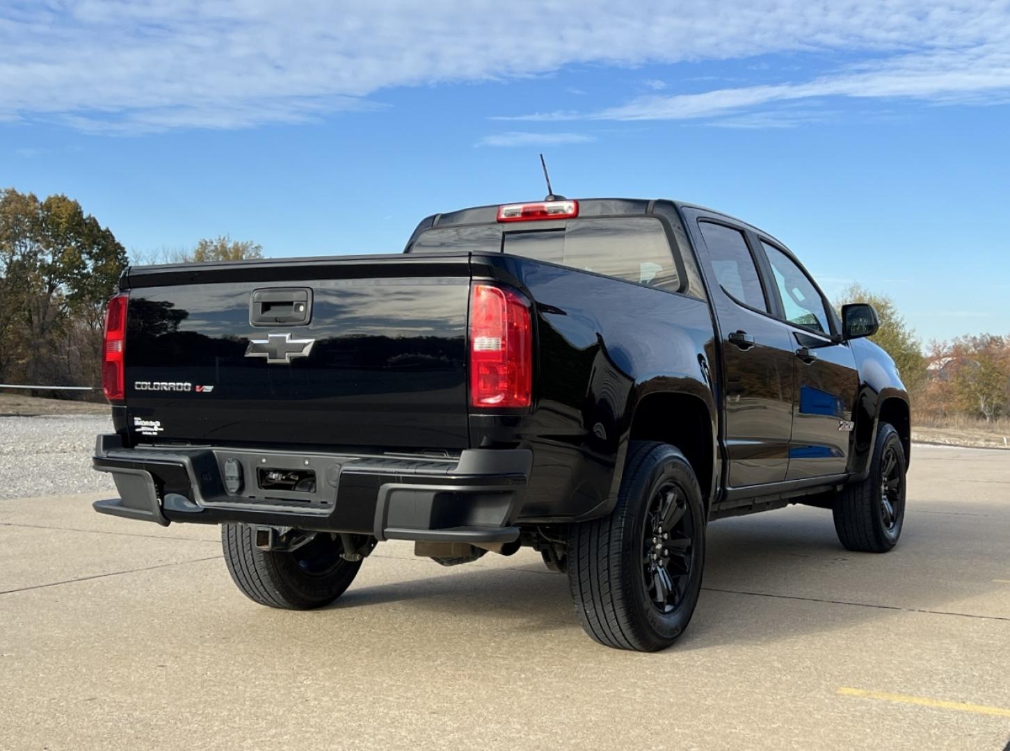 2018 BLACK /Black Leather Chevrolet Colorado Z71 Crew Cab 4WD Short Box (1GCGTDEN6J1) with an 3.6L V6 engine, Automatic transmission, located at 2990 Old Orchard Rd., Jackson, MO, 63755, 37.354214, -89.612106 - 2018 Chevrolet Colorado Z71 97xxx miles 4x4 3.6L V6 Automatic Leather Navigation Power/Heated Seats Backup Camera Bluetooth Remote Start Cruise Power Windows/Locks/Mirrors We have financing available and we accept trades! Fill out a credit application on our website or come by today! I - Photo#10