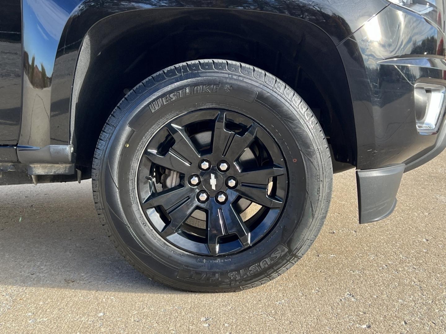 2018 BLACK /Black Leather Chevrolet Colorado Z71 Crew Cab 4WD Short Box (1GCGTDEN6J1) with an 3.6L V6 engine, Automatic transmission, located at 2990 Old Orchard Rd., Jackson, MO, 63755, 37.354214, -89.612106 - 2018 Chevrolet Colorado Z71 97xxx miles 4x4 3.6L V6 Automatic Leather Navigation Power/Heated Seats Backup Camera Bluetooth Remote Start Cruise Power Windows/Locks/Mirrors We have financing available and we accept trades! Fill out a credit application on our website or come by today! I - Photo#38