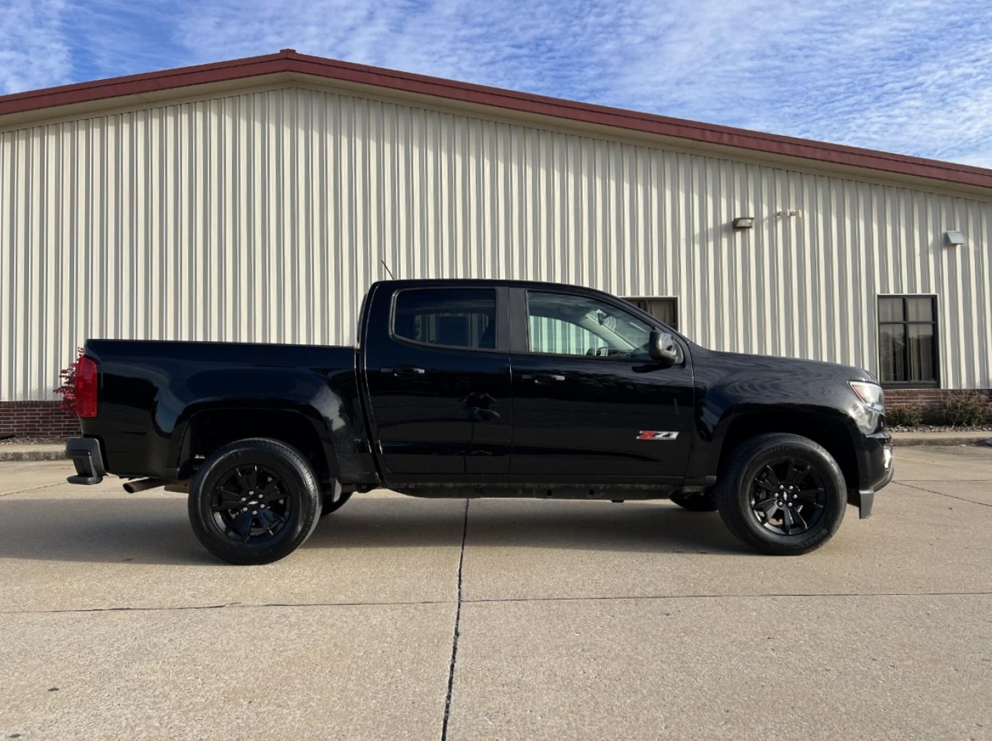 2018 BLACK /Black Leather Chevrolet Colorado Z71 Crew Cab 4WD Short Box (1GCGTDEN6J1) with an 3.6L V6 engine, Automatic transmission, located at 2990 Old Orchard Rd., Jackson, MO, 63755, 37.354214, -89.612106 - 2018 Chevrolet Colorado Z71 97xxx miles 4x4 3.6L V6 Automatic Leather Navigation Power/Heated Seats Backup Camera Bluetooth Remote Start Cruise Power Windows/Locks/Mirrors We have financing available and we accept trades! Fill out a credit application on our website or come by today! I - Photo#9