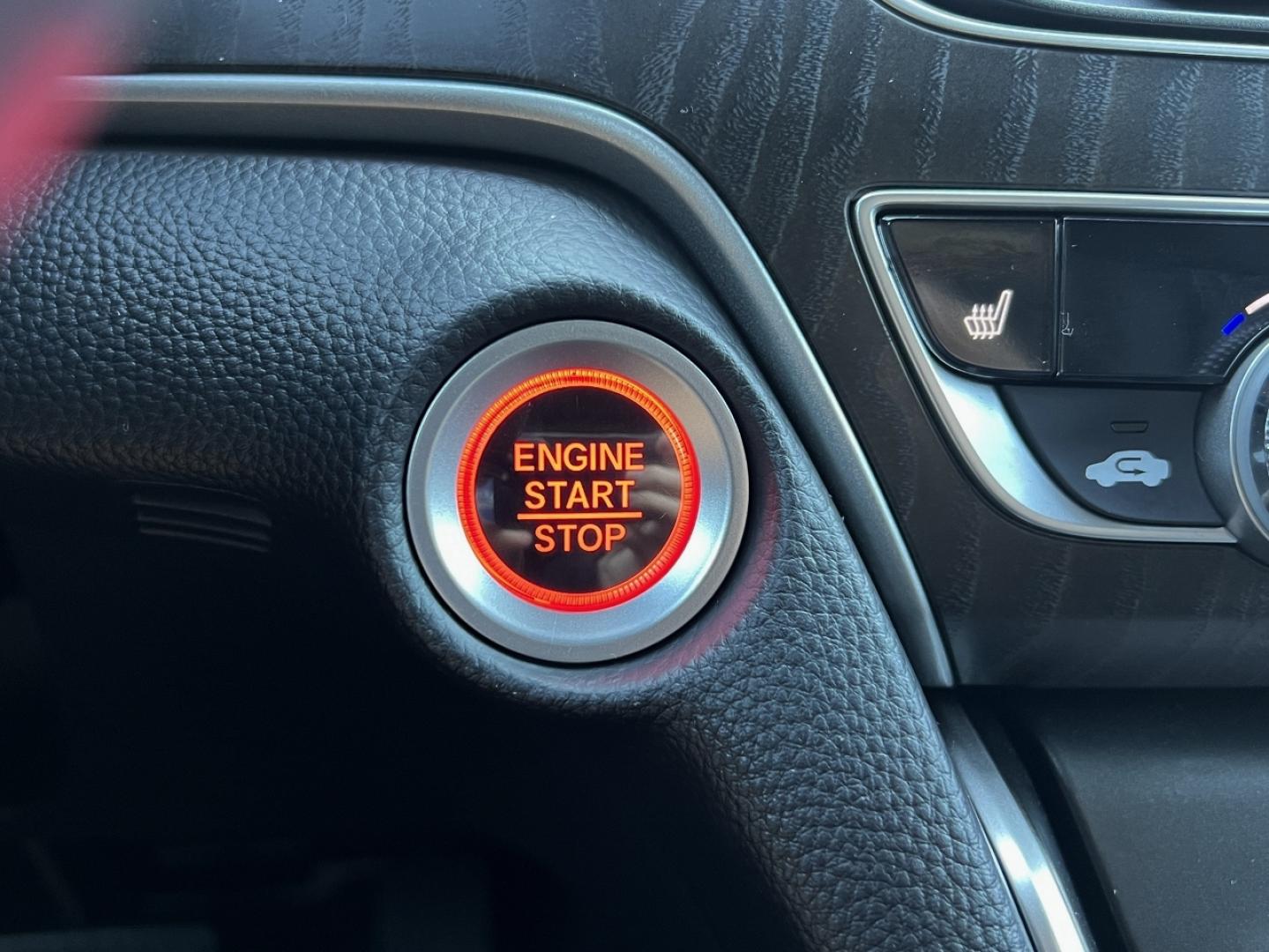 2021 WHITE /Black Leather Honda Accord EX-L (1HGCV1F56MA) with an 1.5L 4 Cyl. TURBO engine, Automatic transmission, located at 2990 Old Orchard Rd., Jackson, MO, 63755, 37.354214, -89.612106 - 2021 Honda Accord EX-L 1-Owner 91xxx miles Front Wheel Drive 1.5L 4 Cyl. Automatic Leather Backup Camera Power/Heated Seats Sunroof Bluetooth Remote Start Cruise Power Windows/Locks/Mirrors We have financing available and we accept trades! Fill out a credit application on our website o - Photo#24