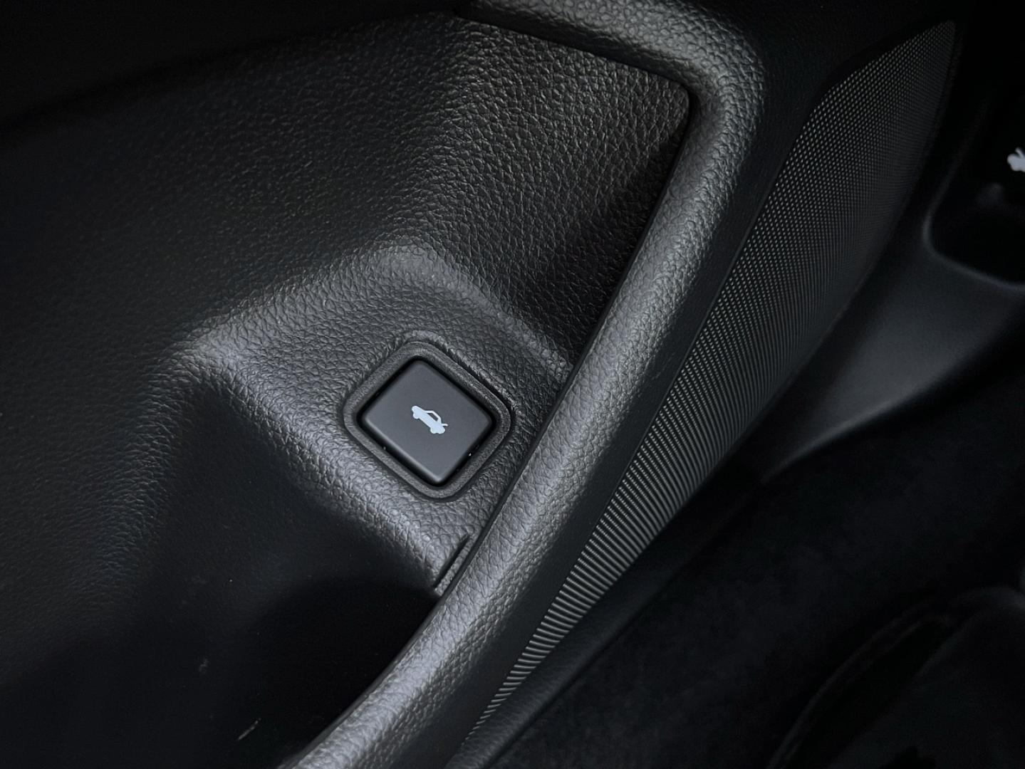 2021 WHITE /Black Leather Honda Accord EX-L (1HGCV1F56MA) with an 1.5L 4 Cyl. TURBO engine, Automatic transmission, located at 2990 Old Orchard Rd., Jackson, MO, 63755, 37.354214, -89.612106 - 2021 Honda Accord EX-L 1-Owner 91xxx miles Front Wheel Drive 1.5L 4 Cyl. Automatic Leather Backup Camera Power/Heated Seats Sunroof Bluetooth Remote Start Cruise Power Windows/Locks/Mirrors We have financing available and we accept trades! Fill out a credit application on our website o - Photo#31